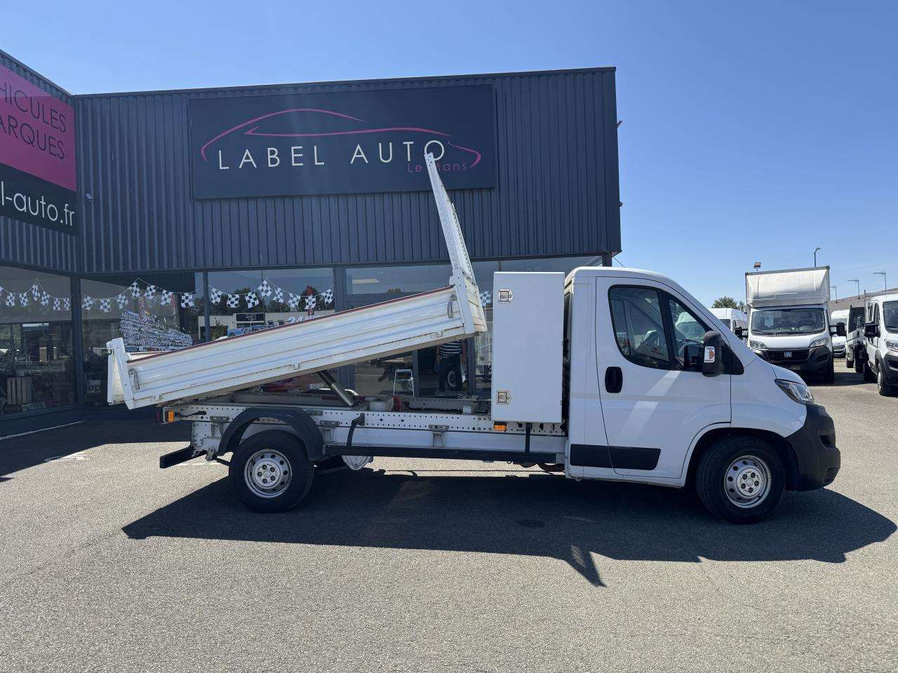 FIAT DUCATO 3T5 MAXI BENNE + COFFRE 2.3 JTD 160CH PACK PRO NAV - Kipper bestelwagen: afbeelding 1 FIAT DUCATO 3T5 MAXI BENNE + COFFRE 2.3 JTD 160CH PACK PRO NAV - Kipper bestelwagen: afbeelding 1