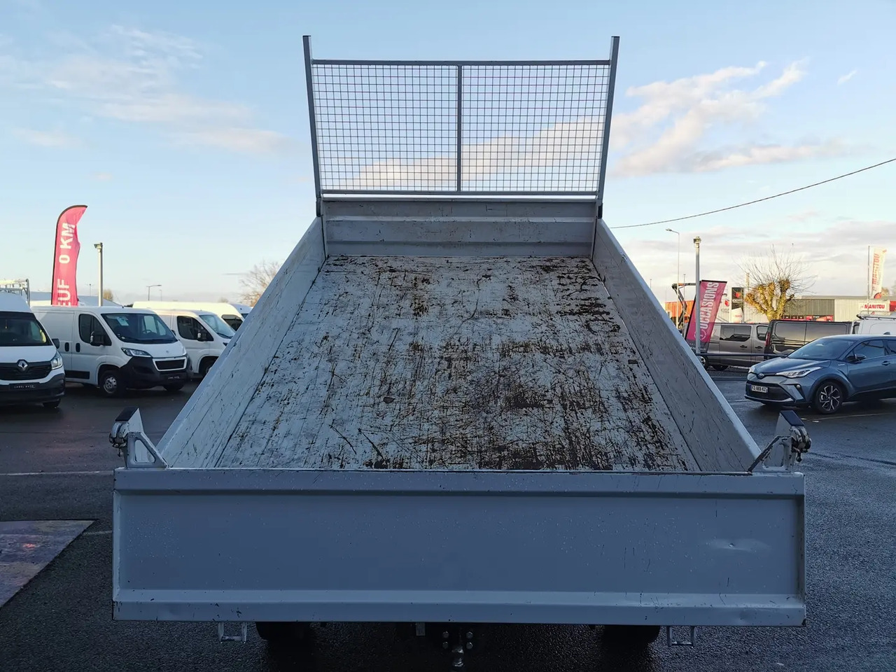 Fiat Ducato 3.5 MAXI L 2.3 MULTIJET 160CH ACIER PACK PRO NAV + COFFRE JPM E6D - Kipper bestelwagen: afbeelding 4 Fiat Ducato 3.5 MAXI L 2.3 MULTIJET 160CH ACIER PACK PRO NAV + COFFRE JPM E6D - Kipper bestelwagen: afbeelding 4