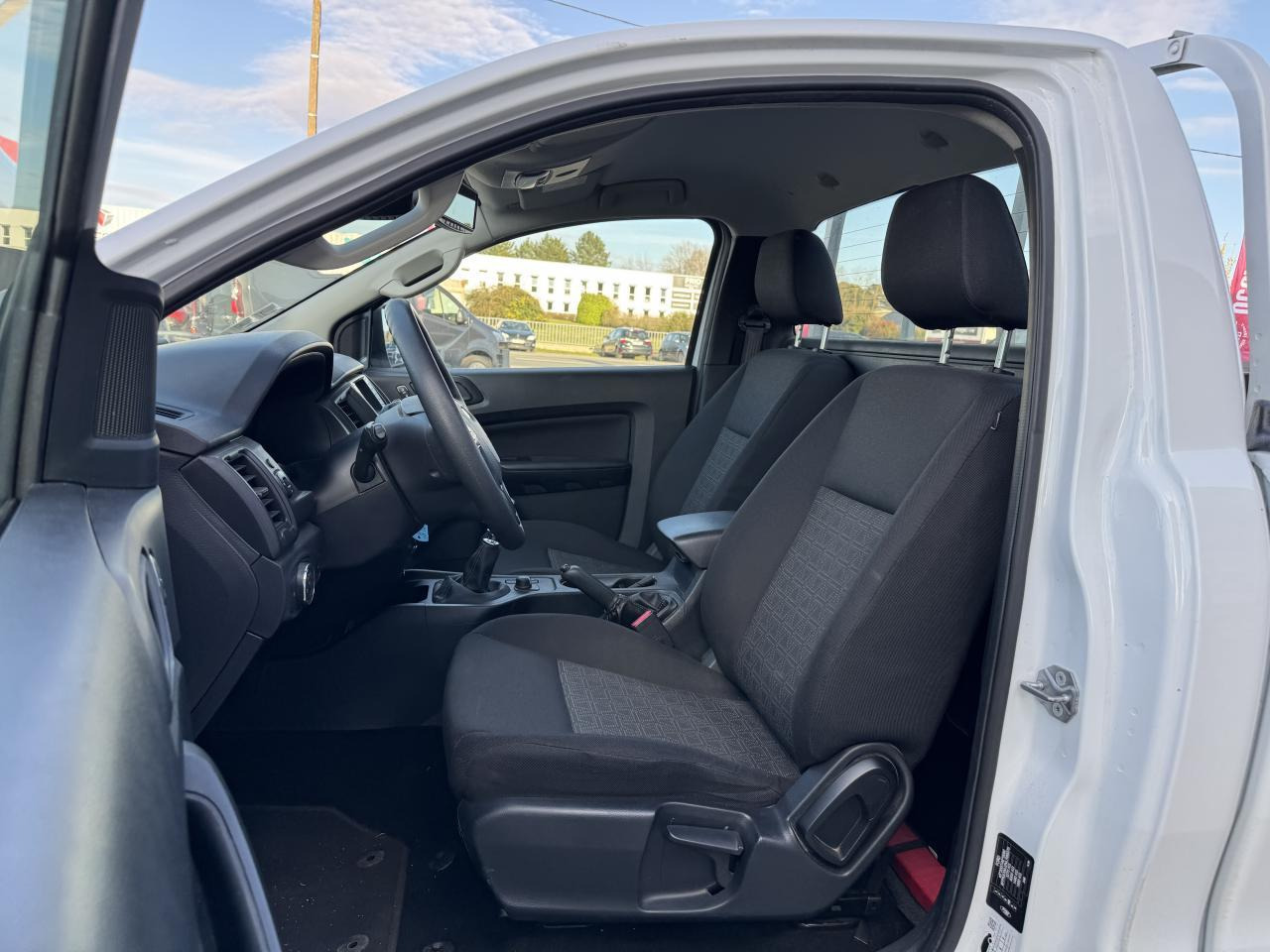 Ford Ranger 2.0 TDCI 170CH 4X4 SIMPLE CABINE XL - Pick-up: afbeelding 5 Ford Ranger 2.0 TDCI 170CH 4X4 SIMPLE CABINE XL - Pick-up: afbeelding 5