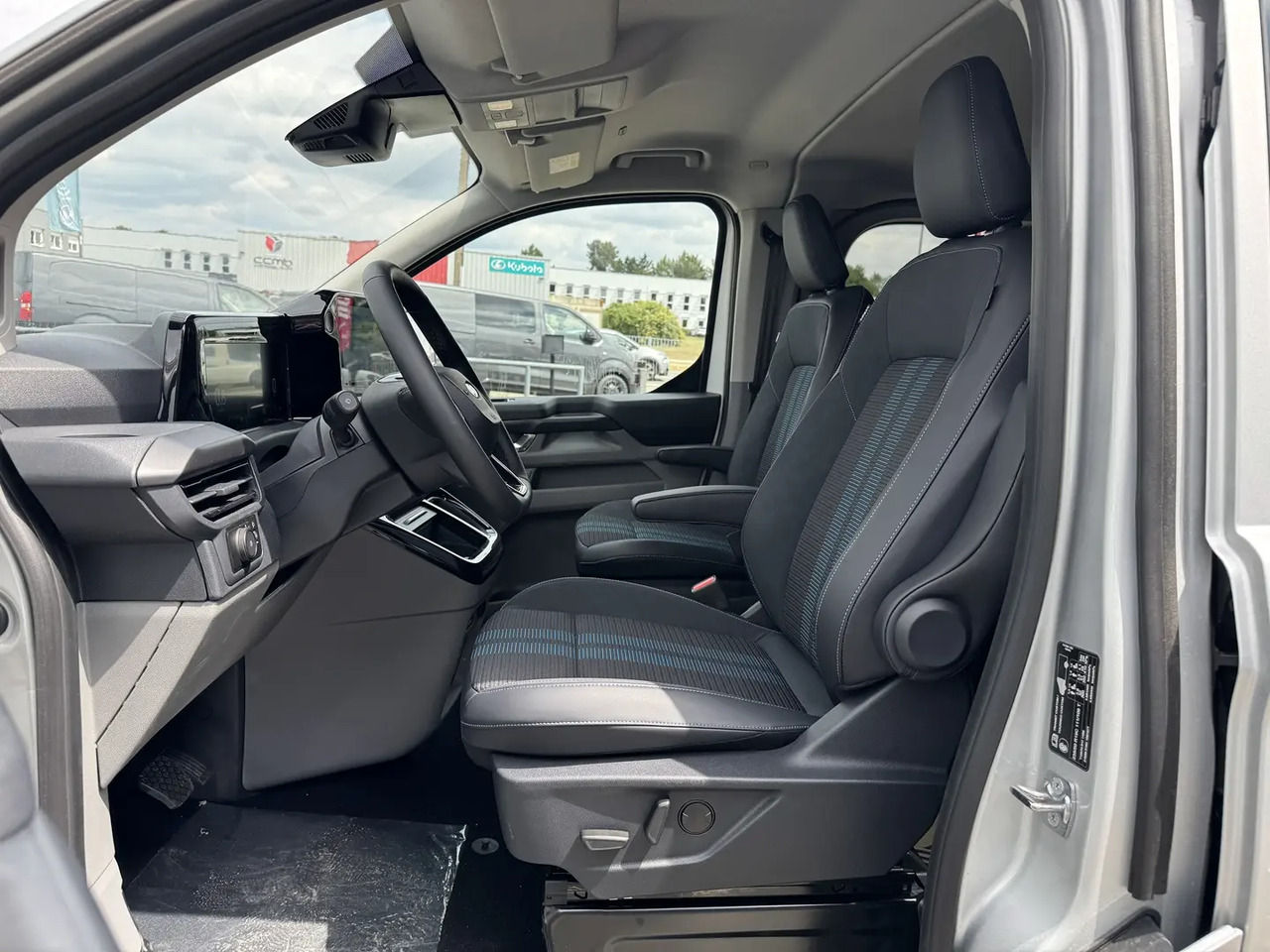 Ford Transit Custom 320 L1H1 2.0 ECOBLUE 170CH CABINE APPROFONDIE SPORT BVA8 - Bestelwagen met dubbele cabine: afbeelding 4 Ford Transit Custom 320 L1H1 2.0 ECOBLUE 170CH CABINE APPROFONDIE SPORT BVA8 - Bestelwagen met dubbele cabine: afbeelding 4
