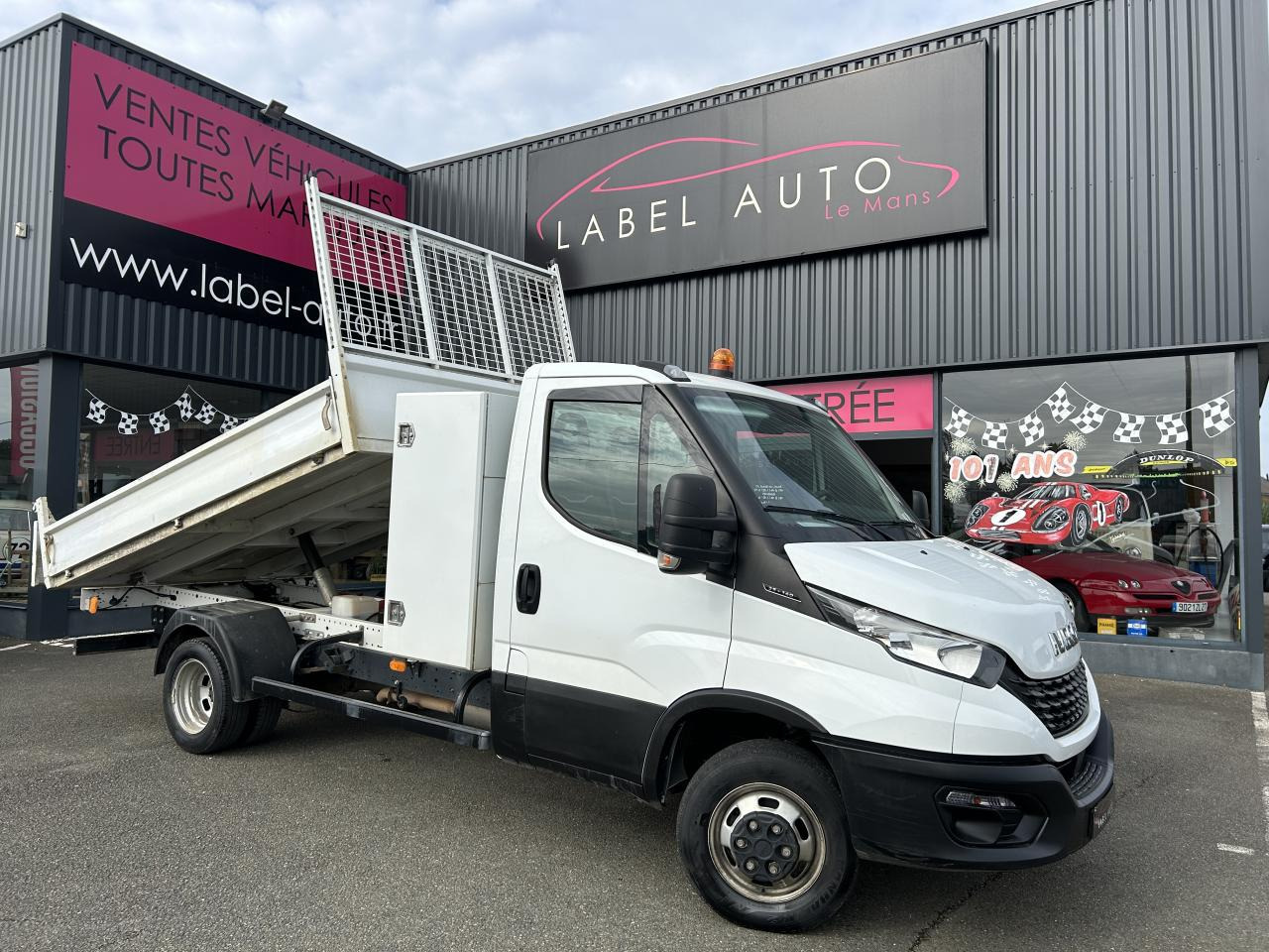 IVECO Daily 35 C 14 S&S (Quad-Leaf) CHASSIS CABINE 2014 35C/35S Chassis cabine 35 C Epmt.3.75 PHASE 3 - Kipper bestelwagen: afbeelding 1 IVECO Daily 35 C 14 S&S (Quad-Leaf) CHASSIS CABINE 2014 35C/35S Chassis cabine 35 C Epmt.3.75 PHASE 3 - Kipper bestelwagen: afbeelding 1