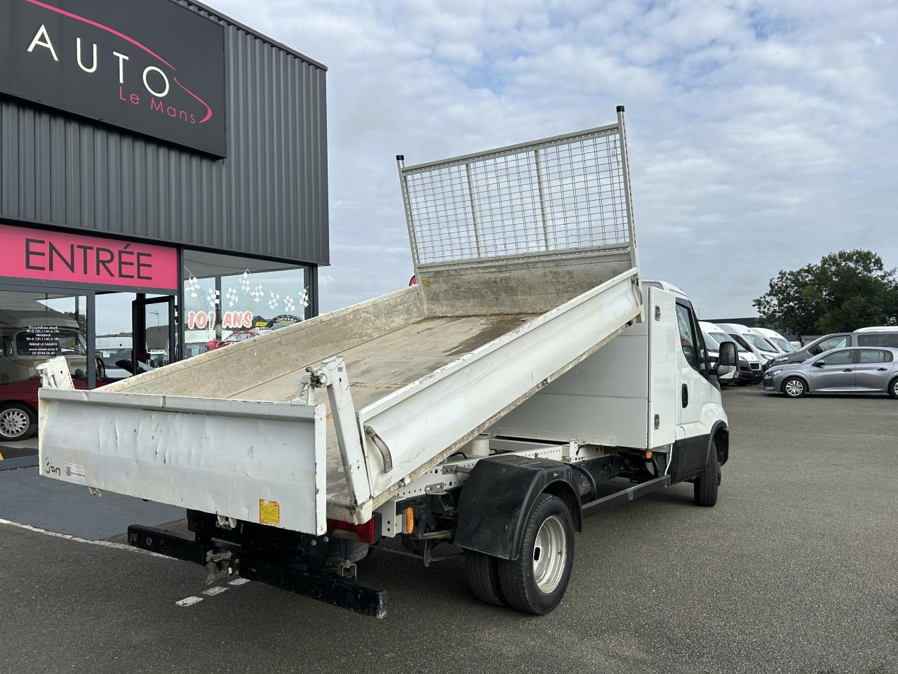 IVECO Daily 35 C 14 S&S (Quad-Leaf) CHASSIS CABINE 2014 35C/35S Chassis cabine 35 C Epmt.3.75 PHASE 3 - Kipper bestelwagen: afbeelding 5 IVECO Daily 35 C 14 S&S (Quad-Leaf) CHASSIS CABINE 2014 35C/35S Chassis cabine 35 C Epmt.3.75 PHASE 3 - Kipper bestelwagen: afbeelding 5
