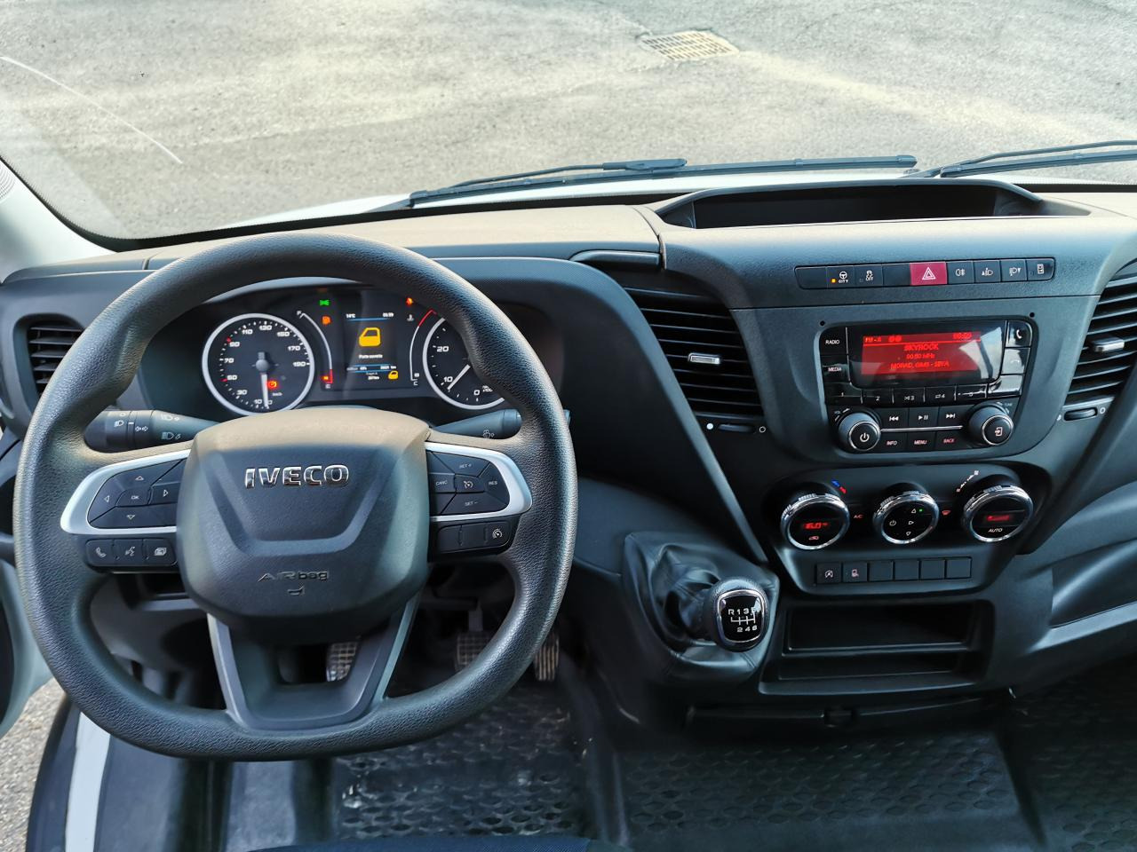 IVECO Daily 35 C 14H D/P S&S (Quad-Tor) CHASSIS DOUBLE CABINE 2014 35C/35S CHASSIS CABINE DOUBLE Chas - Kipper bestelwagen, Bestelwagen met dubbele cabine: afbeelding 4 IVECO Daily 35 C 14H D/P S&S (Quad-Tor) CHASSIS DOUBLE CABINE 2014 35C/35S CHASSIS CABINE DOUBLE Chas - Kipper bestelwagen, Bestelwagen met dubbele cabine: afbeelding 4