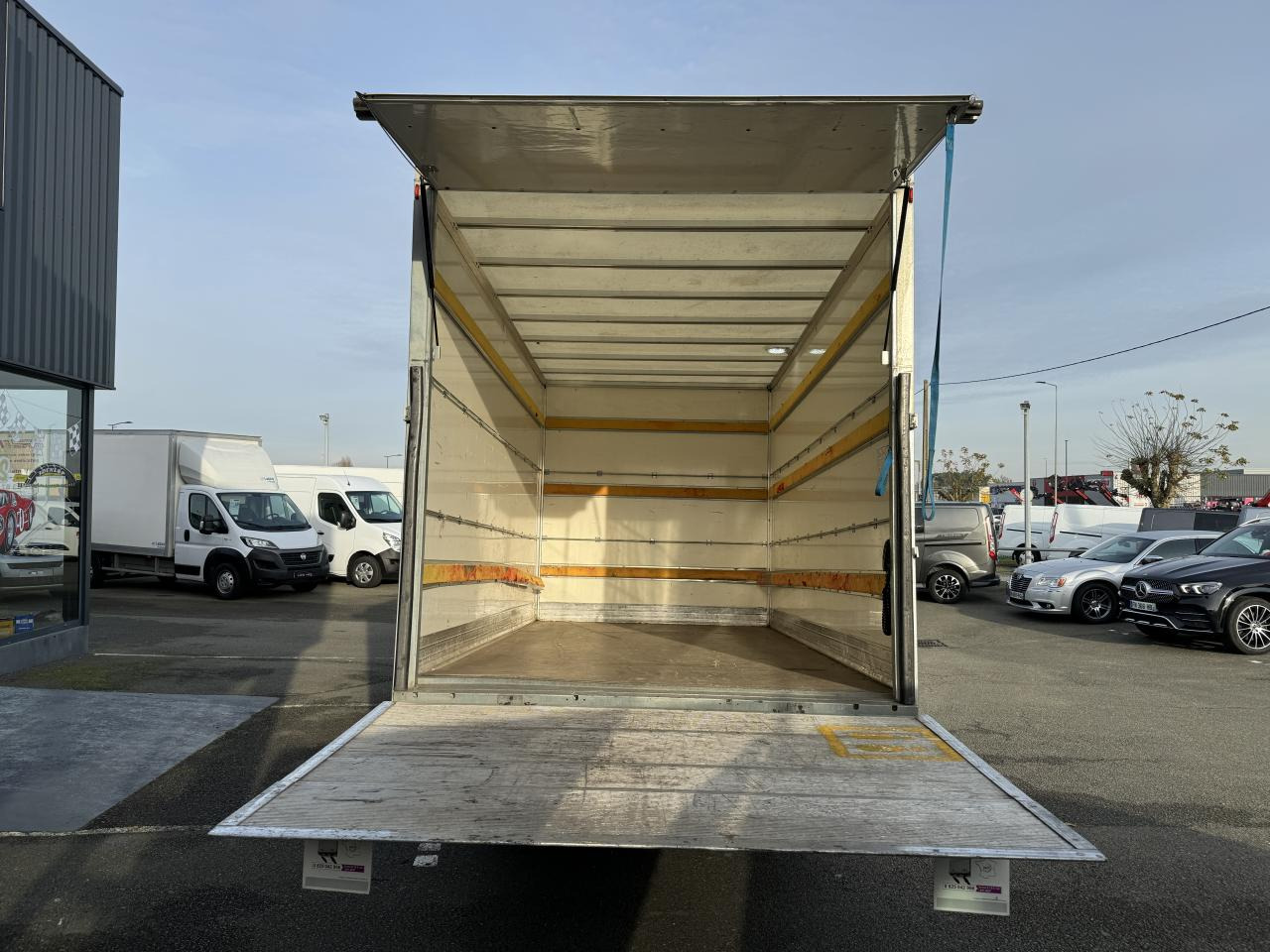 IVECO Daily 35 C 16H3.0 - BV Hi-Matic (Quad-Tor) CHASSIS CABINE 2014 35C/35S Chassis cabine 35 C Epmt.4.1 - Bestelwagen gesloten laadbak: afbeelding 3 IVECO Daily 35 C 16H3.0 - BV Hi-Matic (Quad-Tor) CHASSIS CABINE 2014 35C/35S Chassis cabine 35 C Epmt.4.1 - Bestelwagen gesloten laadbak: afbeelding 3