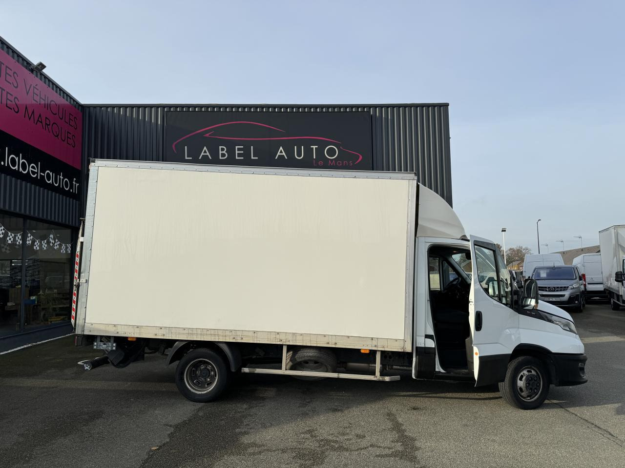 IVECO Daily 35 C 16H3.0 - BV Hi-Matic (Quad-Tor) CHASSIS CABINE 2014 35C/35S Chassis cabine 35 C Epmt.4.1 - Bestelwagen gesloten laadbak: afbeelding 1 IVECO Daily 35 C 16H3.0 - BV Hi-Matic (Quad-Tor) CHASSIS CABINE 2014 35C/35S Chassis cabine 35 C Epmt.4.1 - Bestelwagen gesloten laadbak: afbeelding 1