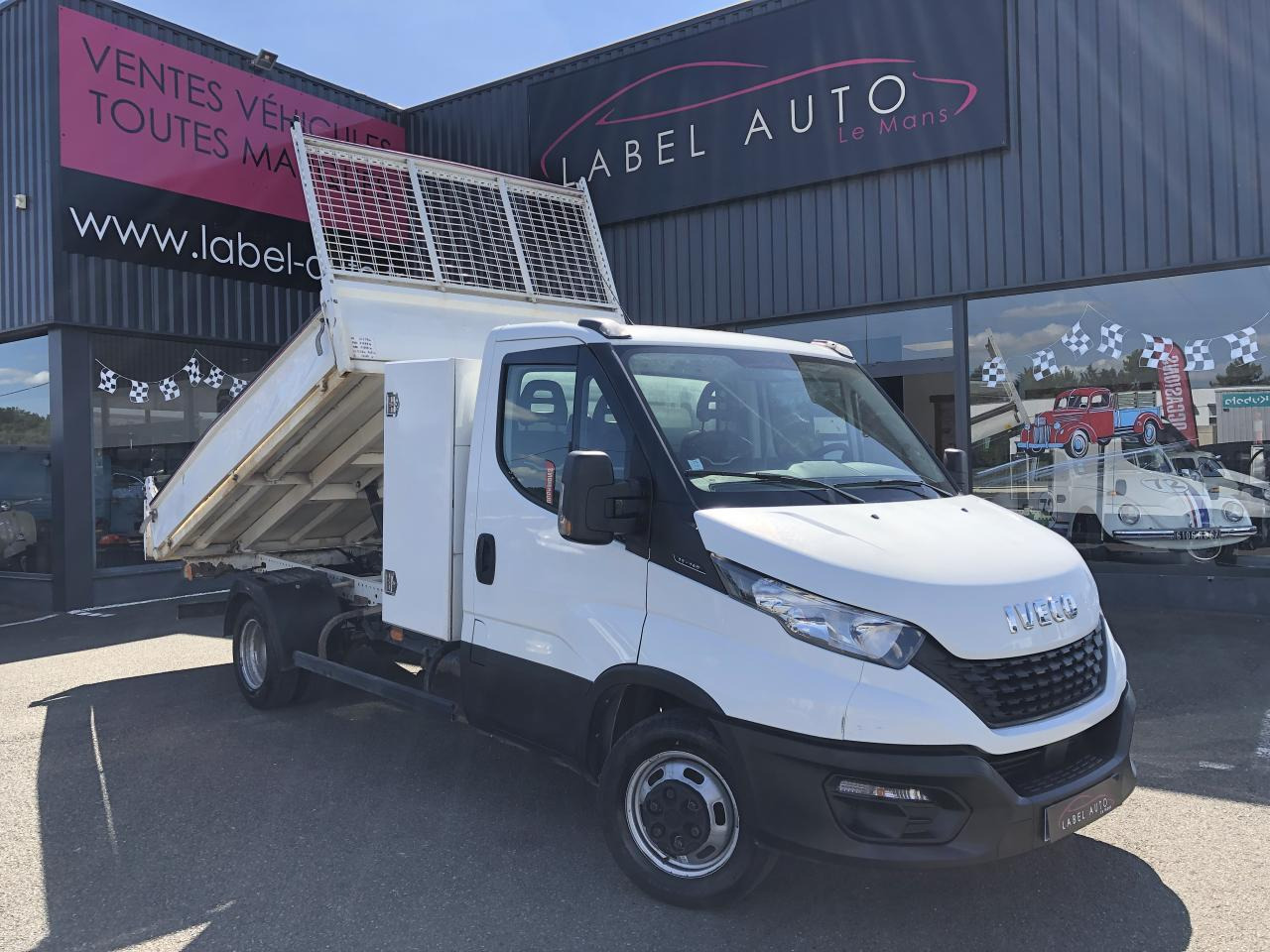 IVECO Daily 35C14 3T5 BENNE + COFFRE RJ 2.3L 140CH - Kipper bestelwagen: afbeelding 2 IVECO Daily 35C14 3T5 BENNE + COFFRE RJ 2.3L 140CH - Kipper bestelwagen: afbeelding 2