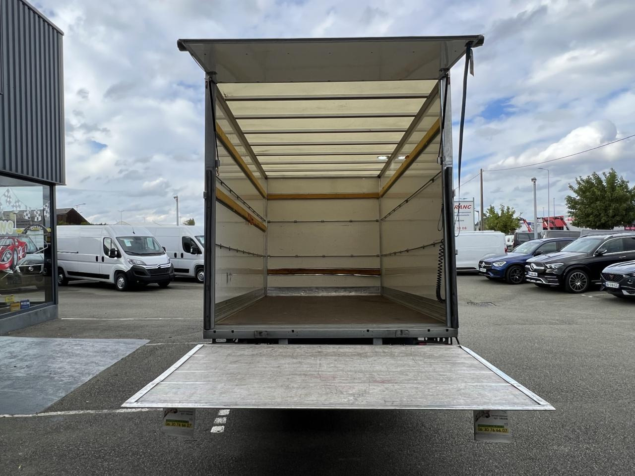 IVECO Daily 35C16 CAISSE HAYON 20M3 RJ 3.0L 160CH - Bestelwagen gesloten laadbak: afbeelding 3 IVECO Daily 35C16 CAISSE HAYON 20M3 RJ 3.0L 160CH - Bestelwagen gesloten laadbak: afbeelding 3