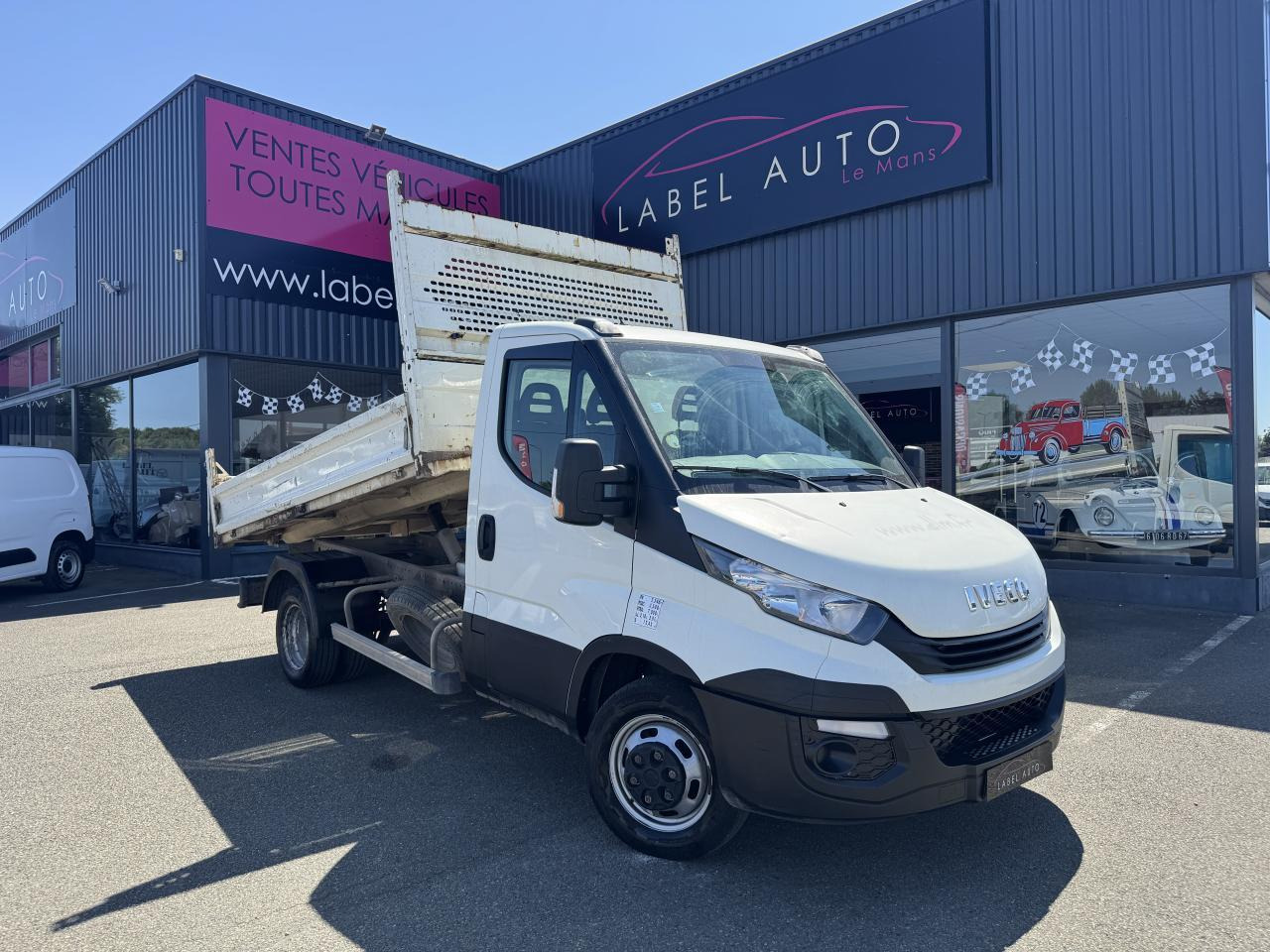 Iveco Daily IVECO 35 C 12 BENNE RJ 2.3 120 CH - Kipper bestelwagen: afbeelding 2 Iveco Daily IVECO 35 C 12 BENNE RJ 2.3 120 CH - Kipper bestelwagen: afbeelding 2