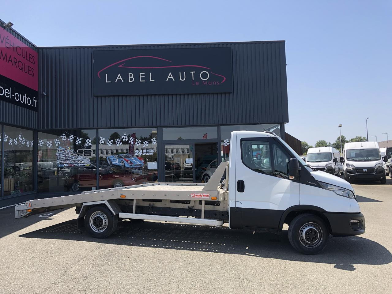 Iveco Daily IVECO PORTE VOITURE DEPANNEUSE 35 S 16 3L0 160 CH EMPATTEMENT 4100 PLATEAU FIX ALU EQUIP M - Autovrachtwagen vrachtwagen: afbeelding 1 Iveco Daily IVECO PORTE VOITURE DEPANNEUSE 35 S 16 3L0 160 CH EMPATTEMENT 4100 PLATEAU FIX ALU EQUIP M - Autovrachtwagen vrachtwagen: afbeelding 1