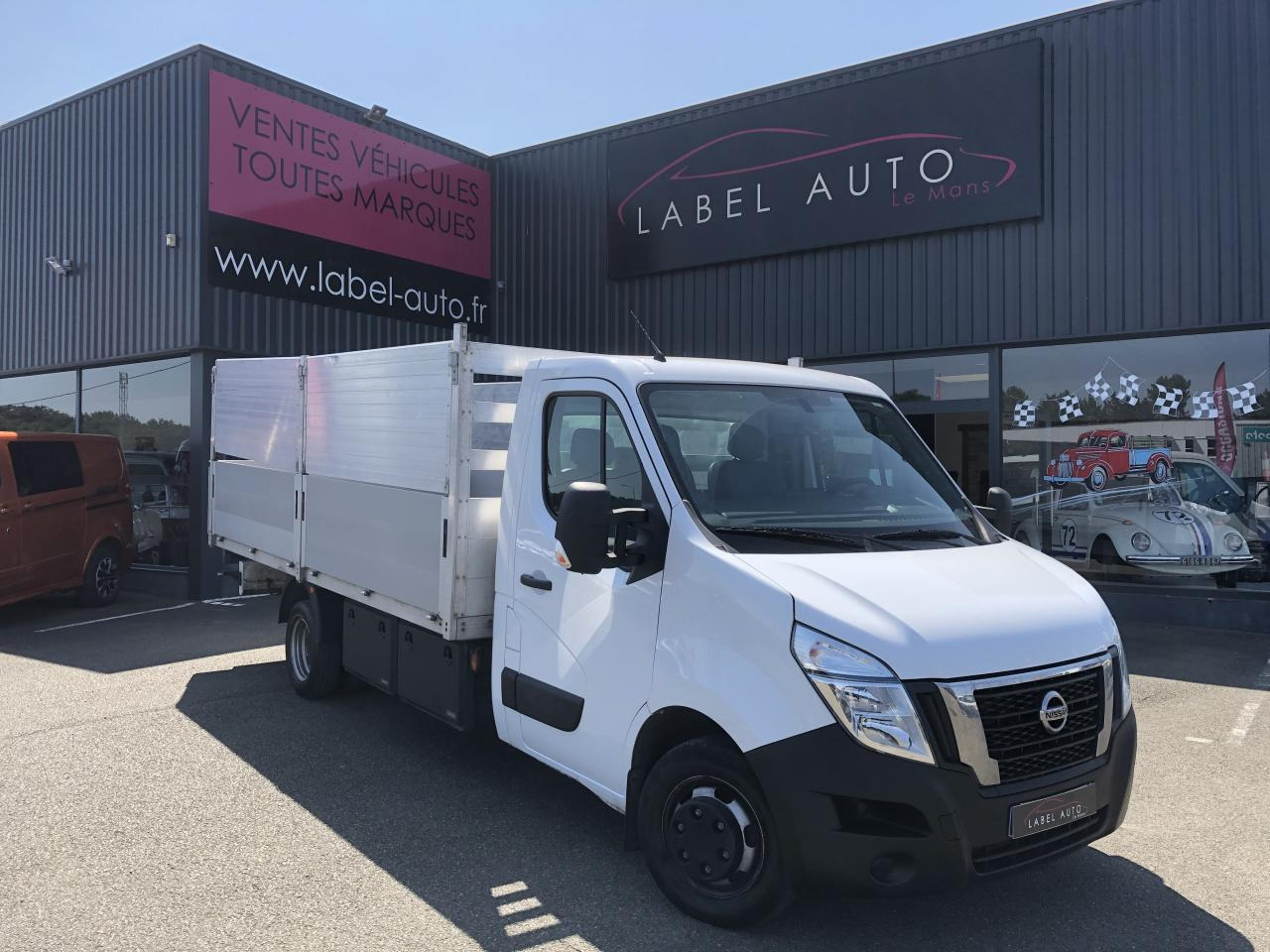 NISSAN INTERSTAR 3T5 2.3 DCI 165CH PLATEAU RIDELLES 4M50 - Bestelwagen open laadbak: afbeelding 2 NISSAN INTERSTAR 3T5 2.3 DCI 165CH PLATEAU RIDELLES 4M50 - Bestelwagen open laadbak: afbeelding 2