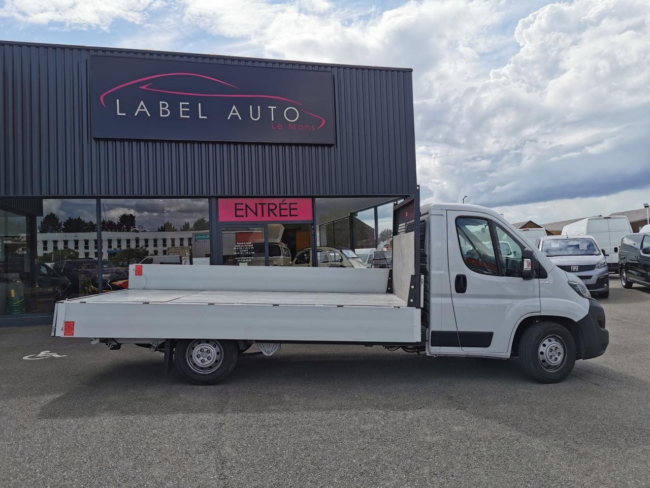 PEUGEOT BOXER 3T5 PLATEAU 4M20 2.2 HDI 140CH - Bestelwagen open laadbak: afbeelding 3 PEUGEOT BOXER 3T5 PLATEAU 4M20 2.2 HDI 140CH - Bestelwagen open laadbak: afbeelding 3
