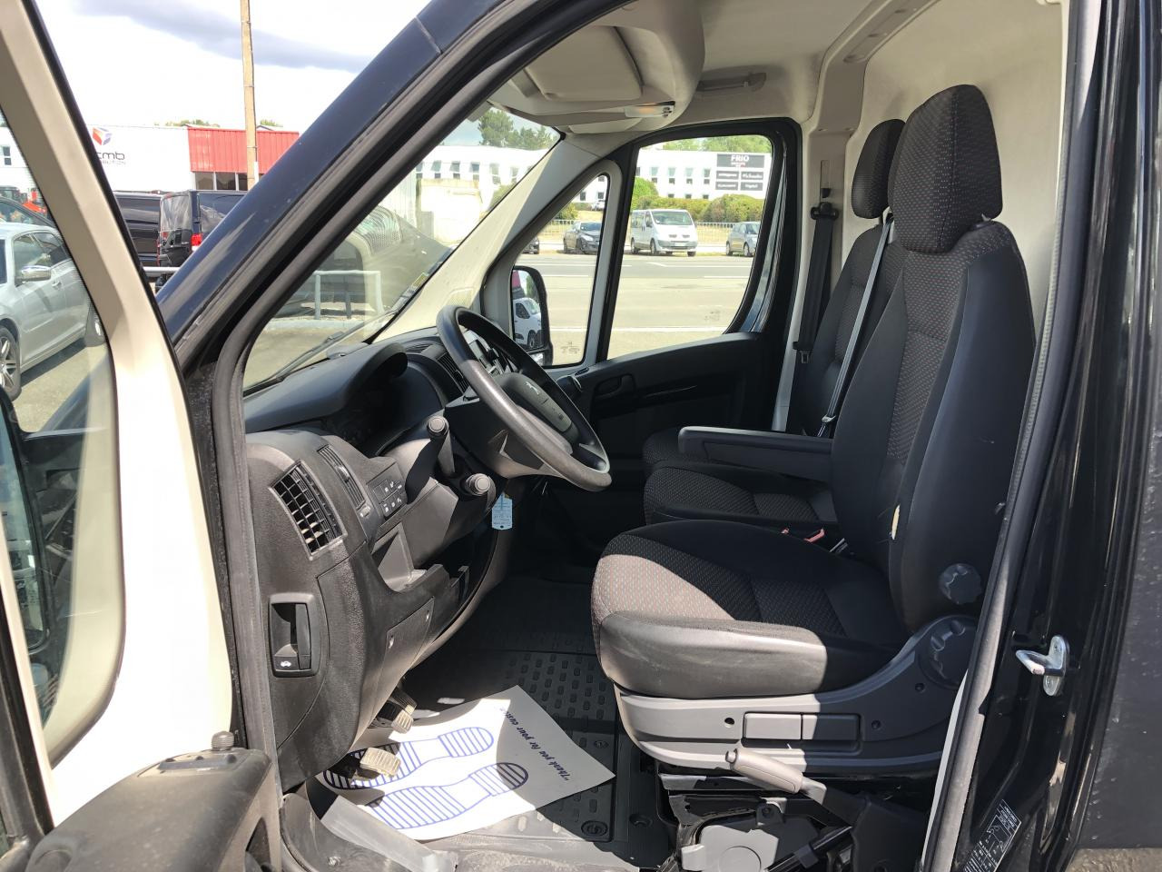 PEUGEOT Boxer Premium 335 L2H2 2.2 BlueHDi 165CH - Gesloten bestelwagen: afbeelding 4 PEUGEOT Boxer Premium 335 L2H2 2.2 BlueHDi 165CH - Gesloten bestelwagen: afbeelding 4