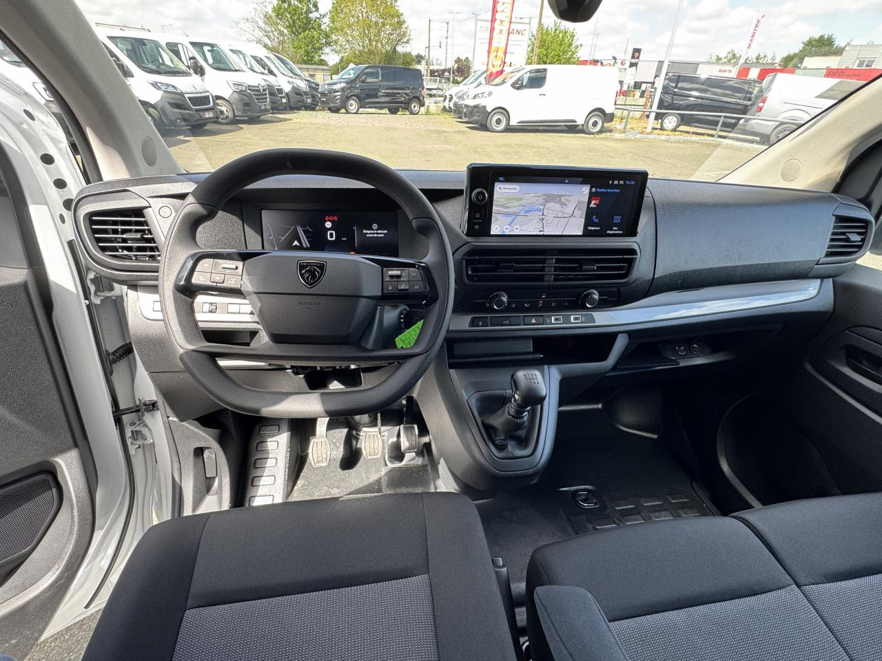 PEUGEOT Expert M 2.0 BlueHDi - 145 III FOURGON Fourgon PHASE 2 - Gesloten bestelwagen: afbeelding 4 PEUGEOT Expert M 2.0 BlueHDi - 145 III FOURGON Fourgon PHASE 2 - Gesloten bestelwagen: afbeelding 4