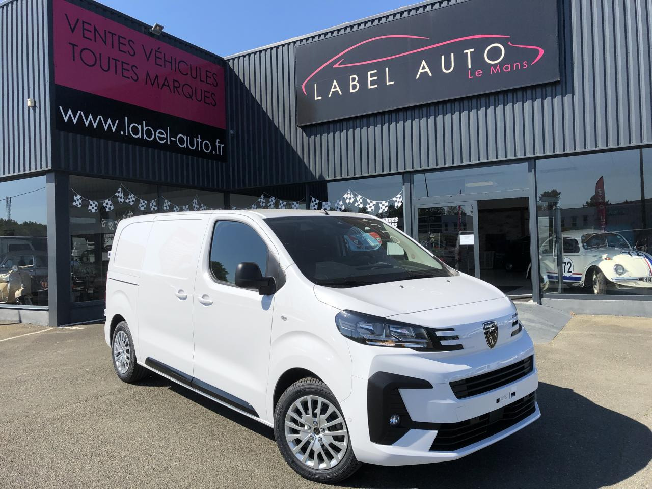 PEUGEOT Expert M 2.0 BlueHDi - 145 S&S - BV EAT8  III FOURGON Fourgon PHASE 2 - Gesloten bestelwagen: afbeelding 1 PEUGEOT Expert M 2.0 BlueHDi - 145 S&S - BV EAT8  III FOURGON Fourgon PHASE 2 - Gesloten bestelwagen: afbeelding 1