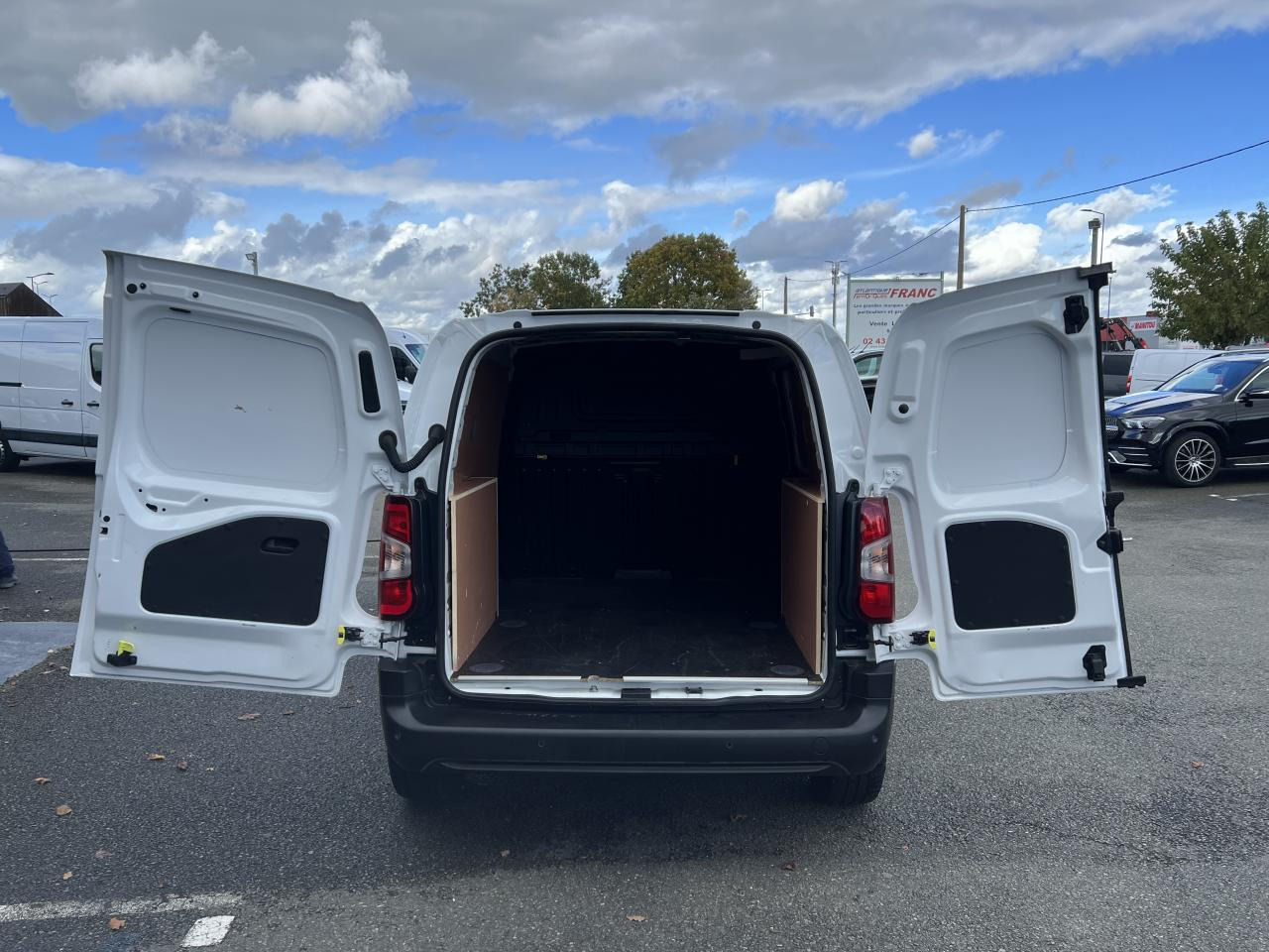 PEUGEOT PARTNER M 650KG 1.5 HDI 100CH ASPHALT 3 PLACES - Gesloten bestelwagen: afbeelding 3 PEUGEOT PARTNER M 650KG 1.5 HDI 100CH ASPHALT 3 PLACES - Gesloten bestelwagen: afbeelding 3