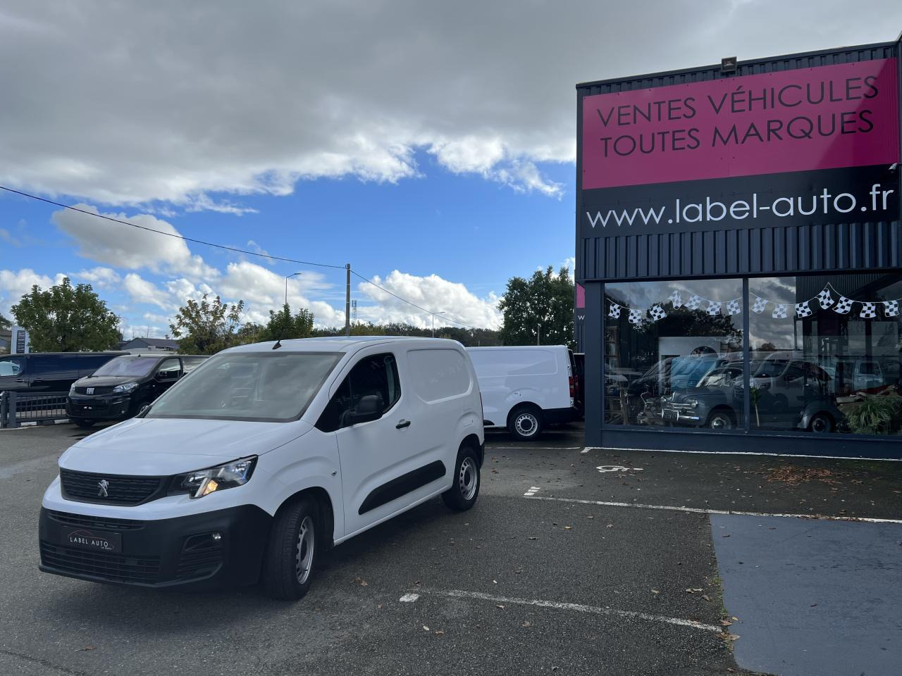 Leasing PEUGEOT PARTNER M 650KG 1.5 HDI 100CH ASPHALT 3 PLACES PEUGEOT PARTNER M 650KG 1.5 HDI 100CH ASPHALT 3 PLACES: afbeelding 7 Leasing PEUGEOT PARTNER M 650KG 1.5 HDI 100CH ASPHALT 3 PLACES PEUGEOT PARTNER M 650KG 1.5 HDI 100CH ASPHALT 3 PLACES: afbeelding 7