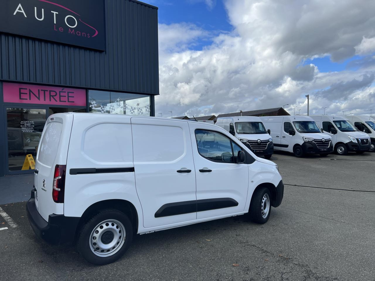 Leasing PEUGEOT PARTNER M 650KG 1.5 HDI 100CH ASPHALT 3 PLACES PEUGEOT PARTNER M 650KG 1.5 HDI 100CH ASPHALT 3 PLACES: afbeelding 6 Leasing PEUGEOT PARTNER M 650KG 1.5 HDI 100CH ASPHALT 3 PLACES PEUGEOT PARTNER M 650KG 1.5 HDI 100CH ASPHALT 3 PLACES: afbeelding 6