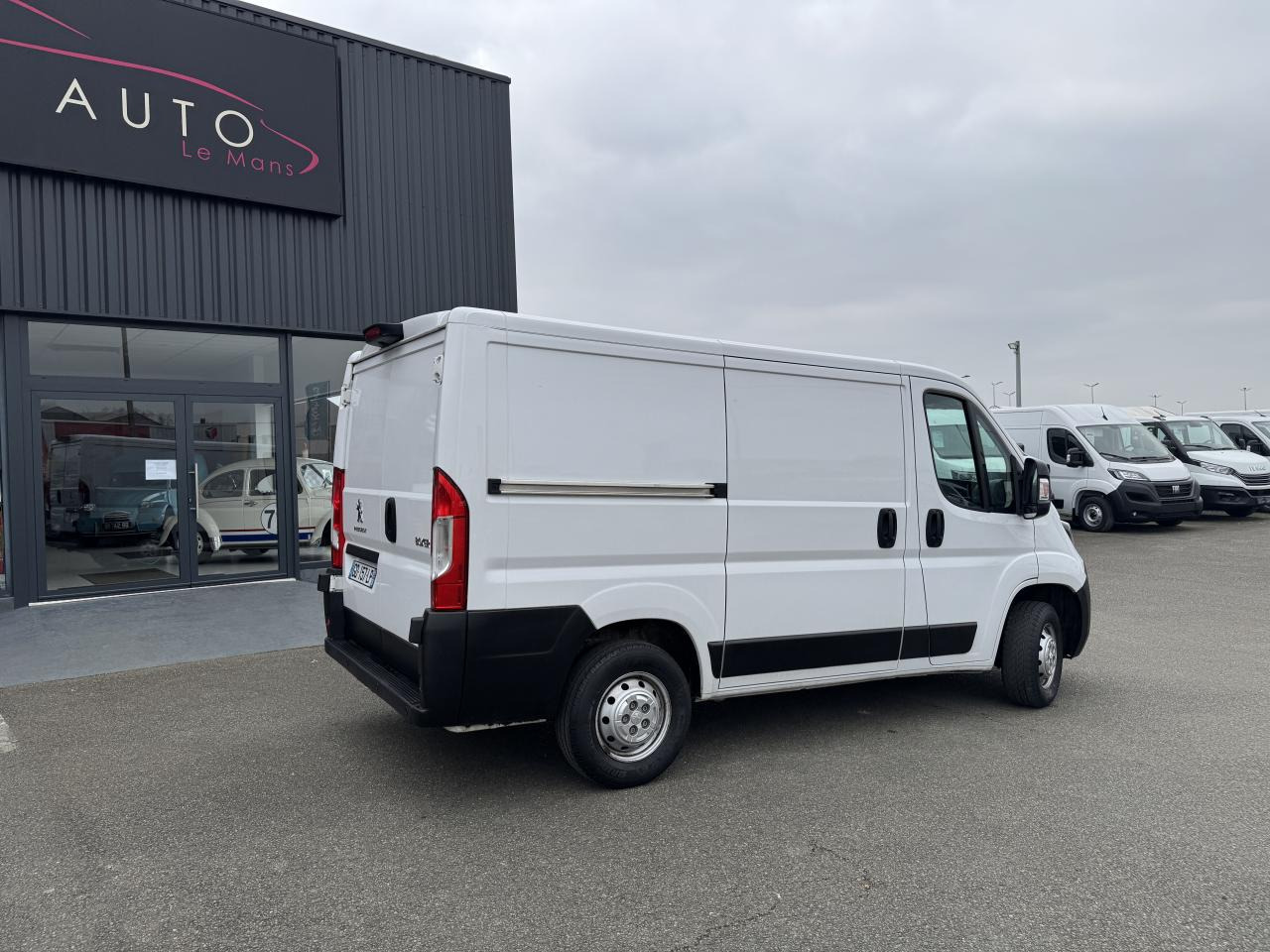 PEUGEOT boxer 333 L1H1 2.2 BLUEHDI S&S 140CH ASPHALT - Gesloten bestelwagen: afbeelding 5 PEUGEOT boxer 333 L1H1 2.2 BLUEHDI S&S 140CH ASPHALT - Gesloten bestelwagen: afbeelding 5