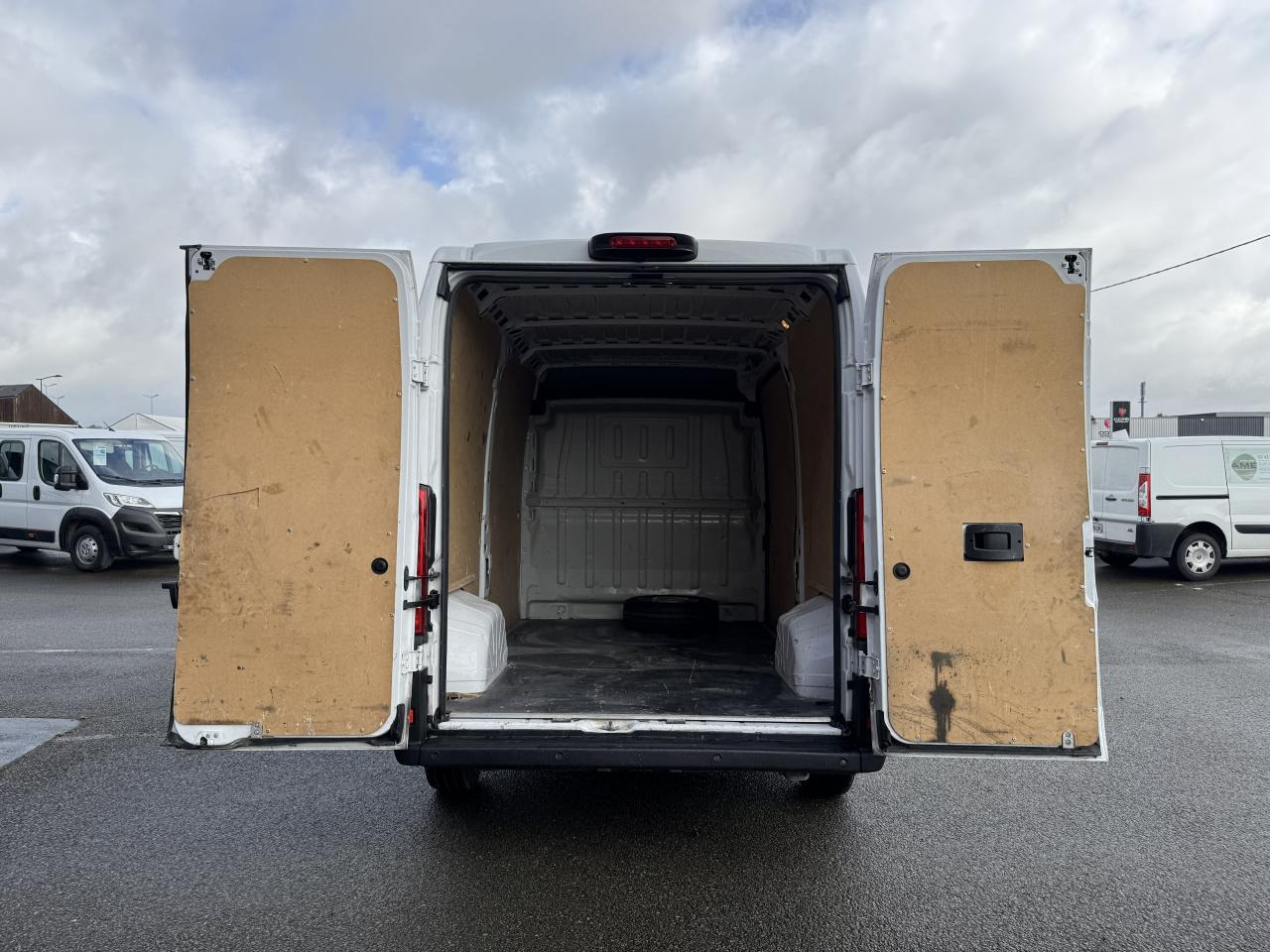 PEUGEOT boxer 333 L2H2 2.2 BLUEHDI S&S 140CH ASPHALT - Gesloten bestelwagen: afbeelding 2 PEUGEOT boxer 333 L2H2 2.2 BLUEHDI S&S 140CH ASPHALT - Gesloten bestelwagen: afbeelding 2