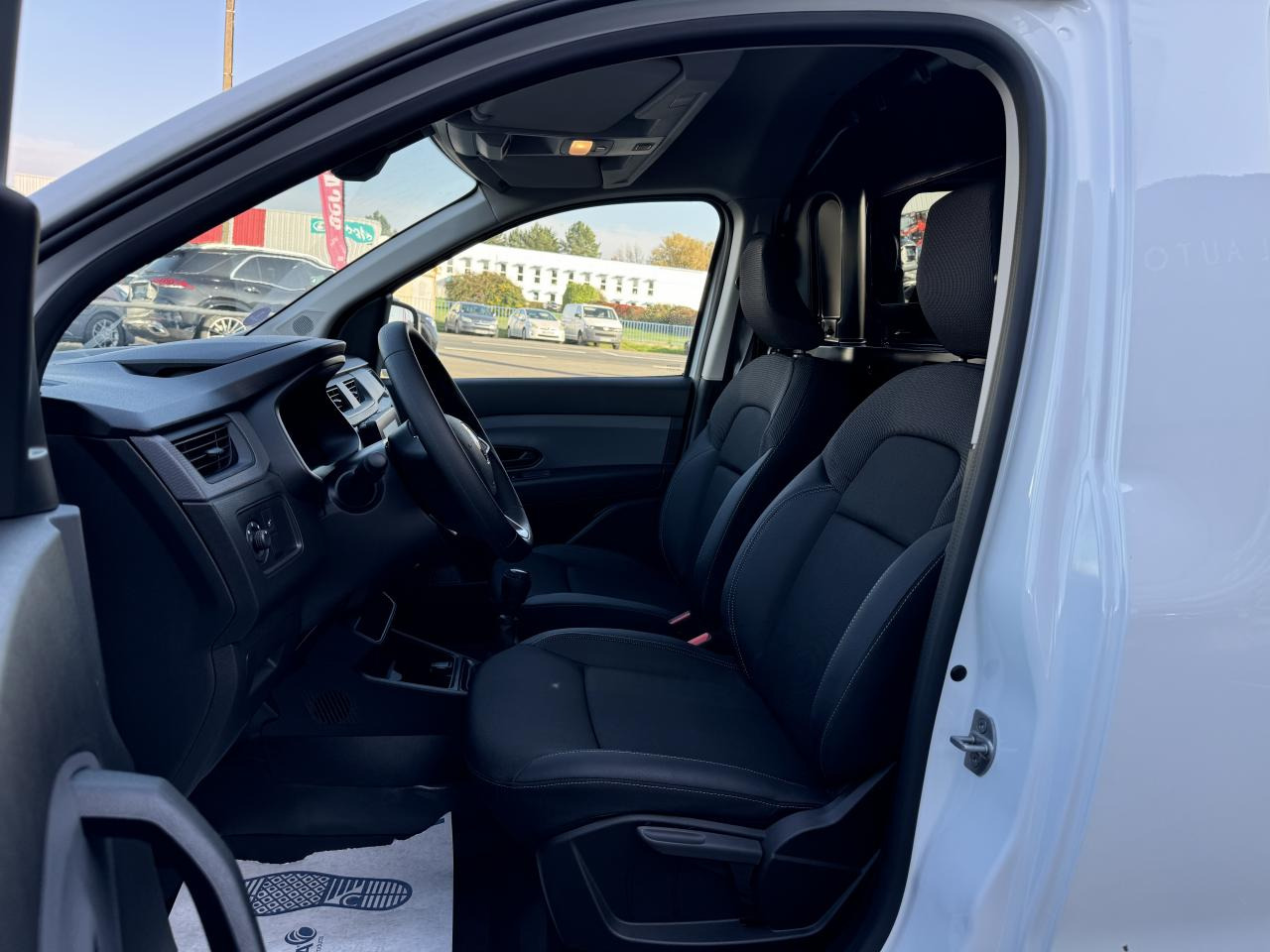 RENAULT EXPRESS 1.5 DCI 75CH CONFORT - Gesloten bestelwagen: afbeelding 4 RENAULT EXPRESS 1.5 DCI 75CH CONFORT - Gesloten bestelwagen: afbeelding 4