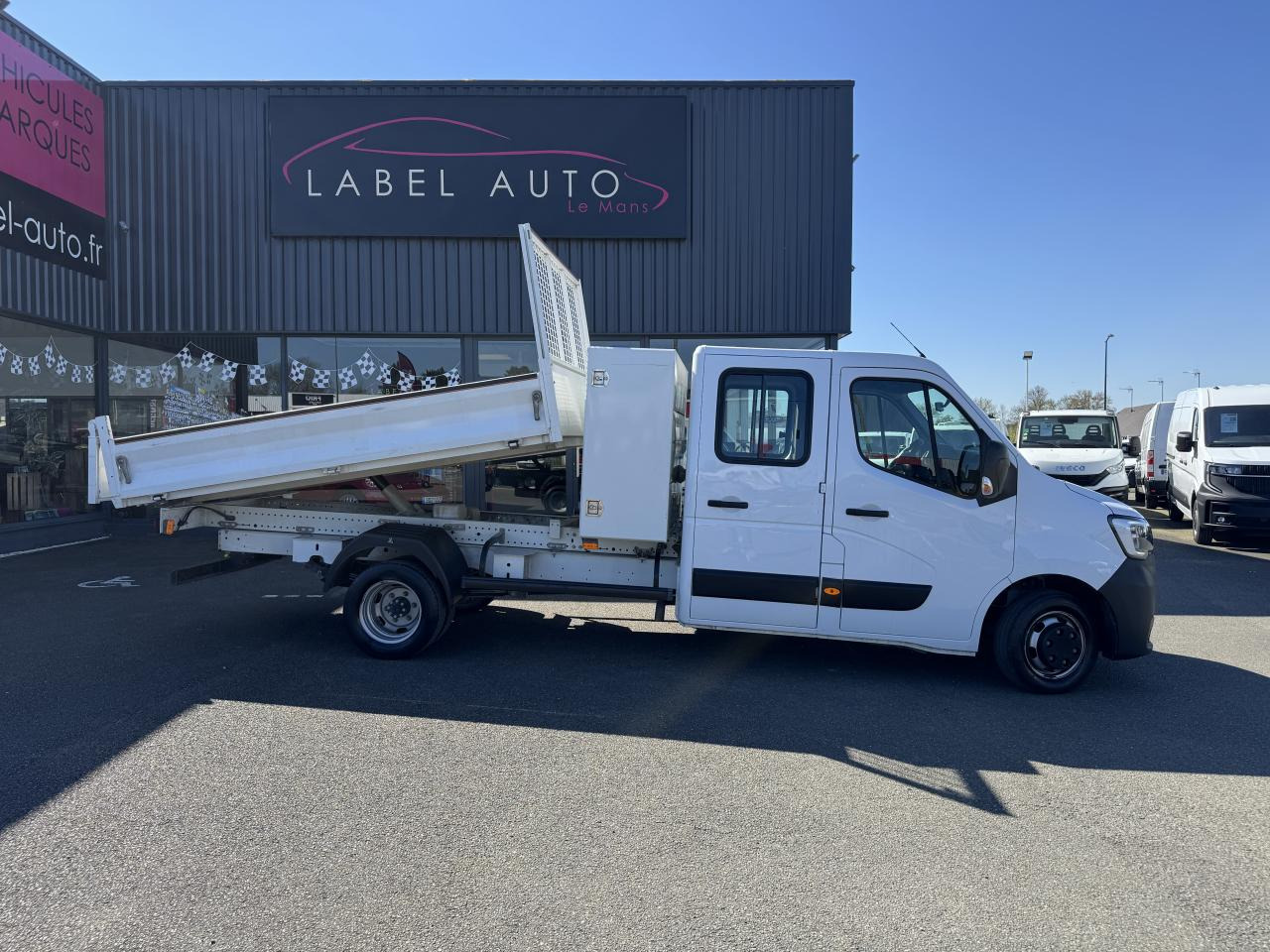 RENAULT MASTER 3T5 BENNE + COFFRE RJ DOUBLE CABINE 6 PL 2.3 DCI 130 CH CONFORT - Kipper bestelwagen: afbeelding 1 RENAULT MASTER 3T5 BENNE + COFFRE RJ DOUBLE CABINE 6 PL 2.3 DCI 130 CH CONFORT - Kipper bestelwagen: afbeelding 1