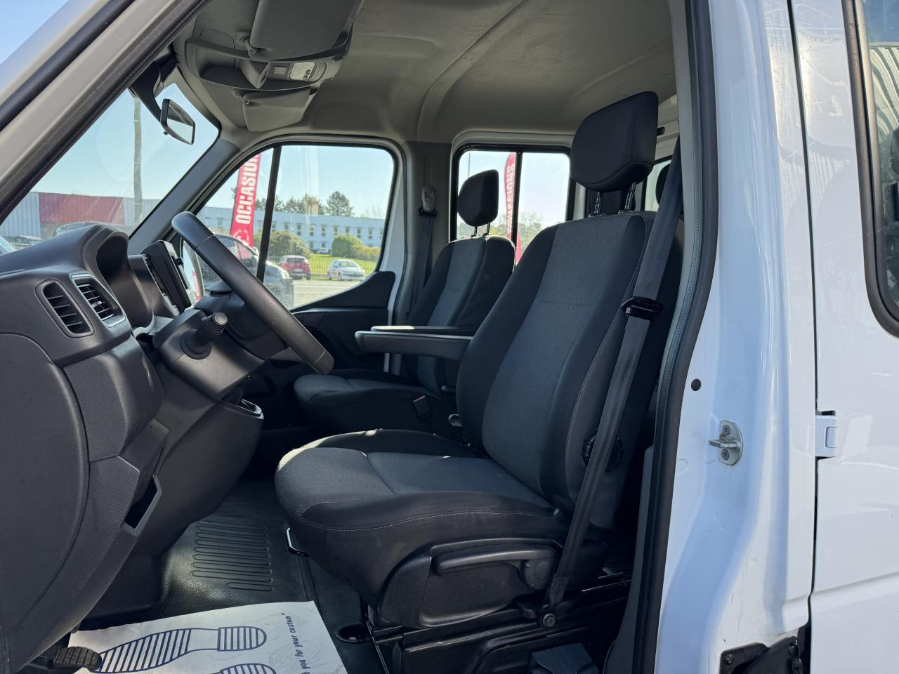 RENAULT MASTER 3T5 BENNE + COFFRE RJ DOUBLE CABINE 6 PL 2.3 DCI 130 CH CONFORT + GPS + REGUL + CLIM - Kipper bestelwagen: afbeelding 4 RENAULT MASTER 3T5 BENNE + COFFRE RJ DOUBLE CABINE 6 PL 2.3 DCI 130 CH CONFORT + GPS + REGUL + CLIM - Kipper bestelwagen: afbeelding 4