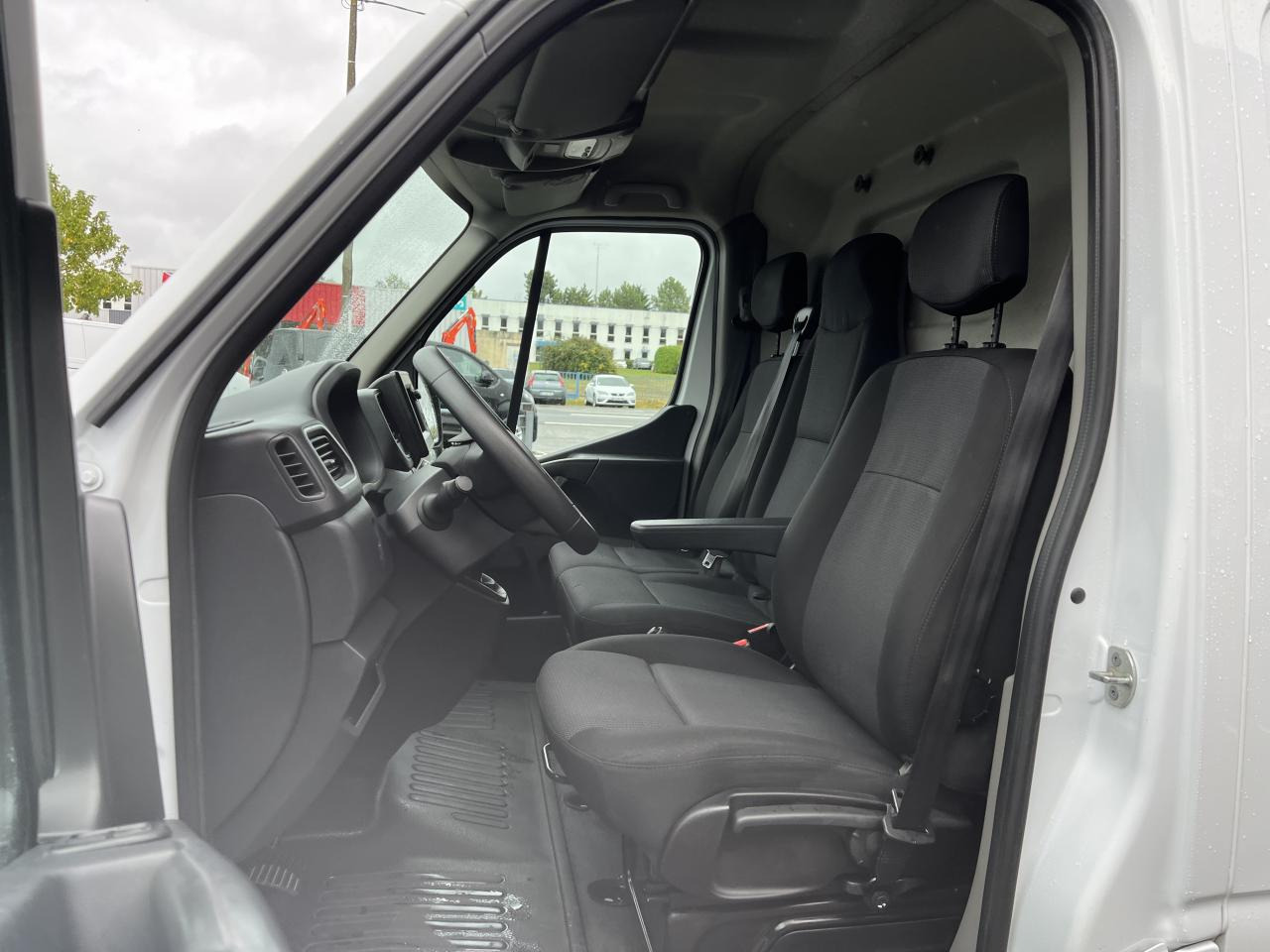 RENAULT Master Grand Confort F3300 L2H2 2.3 dCi - 135  III FOURGON Fourgon L2H2 Traction PHASE 3 - Gesloten bestelwagen: afbeelding 5 RENAULT Master Grand Confort F3300 L2H2 2.3 dCi - 135  III FOURGON Fourgon L2H2 Traction PHASE 3 - Gesloten bestelwagen: afbeelding 5