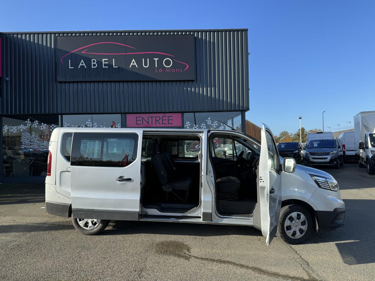 RENAULT Trafic L2 2.0 Energy dCi - 150 - S&S III COMBI Combi Zen L2H1 PHASE 3 - Bestelwagen met dubbele cabine: afbeelding 1 RENAULT Trafic L2 2.0 Energy dCi - 150 - S&S III COMBI Combi Zen L2H1 PHASE 3 - Bestelwagen met dubbele cabine: afbeelding 1