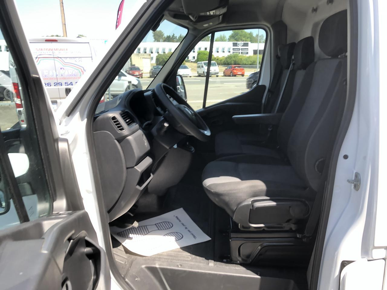 Renault Master F3300 L2H2 2.3 BLUE DCI 135CH CONFORT EURO6 - Gesloten bestelwagen: afbeelding 4 Renault Master F3300 L2H2 2.3 BLUE DCI 135CH CONFORT EURO6 - Gesloten bestelwagen: afbeelding 4