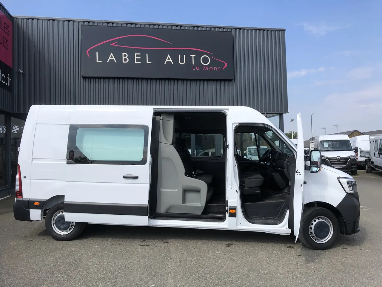 Renault Master F3300 L2H2 2.3 DCI 135CH CABINE APPROFONDIE CONFORT EURO6 - Bestelwagen met dubbele cabine: afbeelding 1 Renault Master F3300 L2H2 2.3 DCI 135CH CABINE APPROFONDIE CONFORT EURO6 - Bestelwagen met dubbele cabine: afbeelding 1