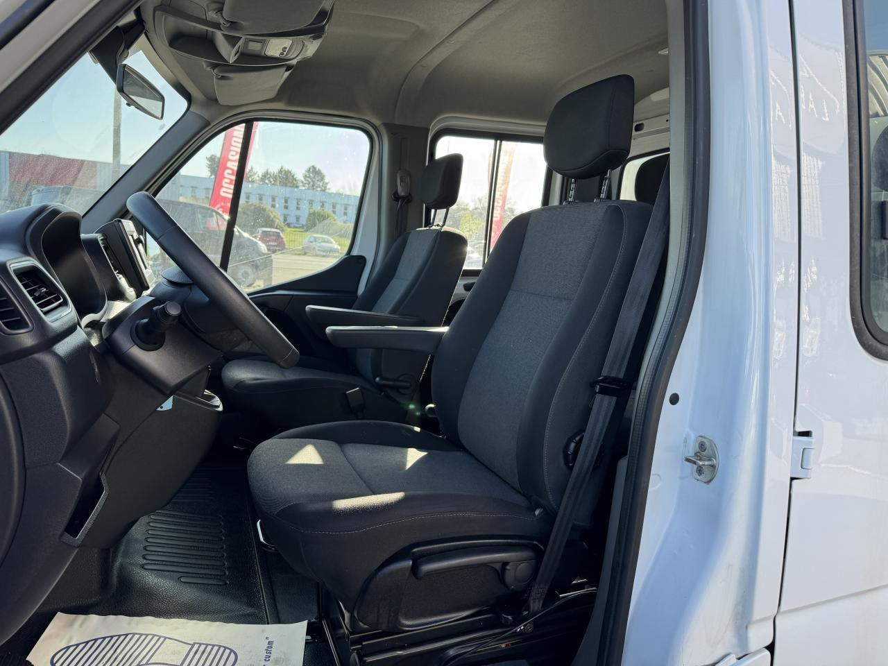 Renault Master RENAULT 3T5 BENNE + COFFRE RJ DOUBLE CABINE 6 PL 2.3 DCI 130 CH CONFORT + GPS + REGUL + CLIM - Kipper bestelwagen: afbeelding 4 Renault Master RENAULT 3T5 BENNE + COFFRE RJ DOUBLE CABINE 6 PL 2.3 DCI 130 CH CONFORT + GPS + REGUL + CLIM - Kipper bestelwagen: afbeelding 4