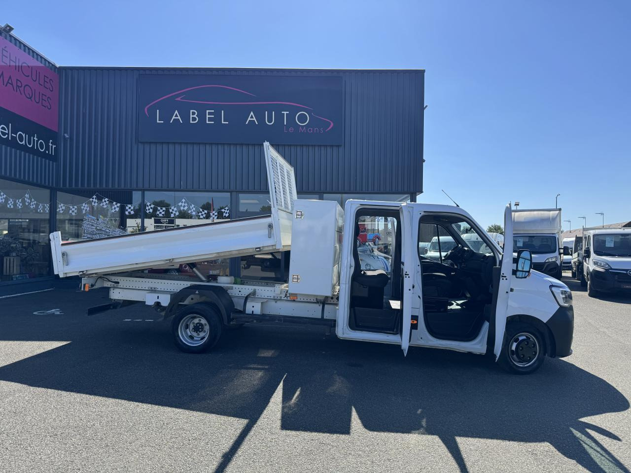 Renault Master RENAULT 3T5 BENNE + COFFRE RJ DOUBLE CABINE 6 PL 2.3 DCI 130 CH CONFORT + GPS + REGUL + CLIM - Kipper bestelwagen: afbeelding 1 Renault Master RENAULT 3T5 BENNE + COFFRE RJ DOUBLE CABINE 6 PL 2.3 DCI 130 CH CONFORT + GPS + REGUL + CLIM - Kipper bestelwagen: afbeelding 1