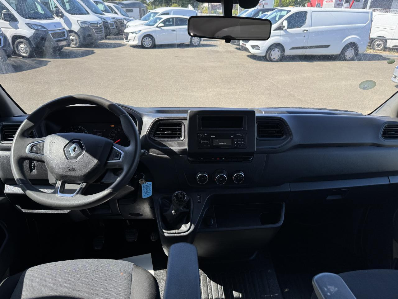 Renault Master RENAULT 3T5 BENNE + COFFRE RJ DOUBLE CABINE 6 PL 2.3 DCI 130 CH CONFORT + GPS + REGUL + CLIM - Kipper bestelwagen: afbeelding 3 Renault Master RENAULT 3T5 BENNE + COFFRE RJ DOUBLE CABINE 6 PL 2.3 DCI 130 CH CONFORT + GPS + REGUL + CLIM - Kipper bestelwagen: afbeelding 3