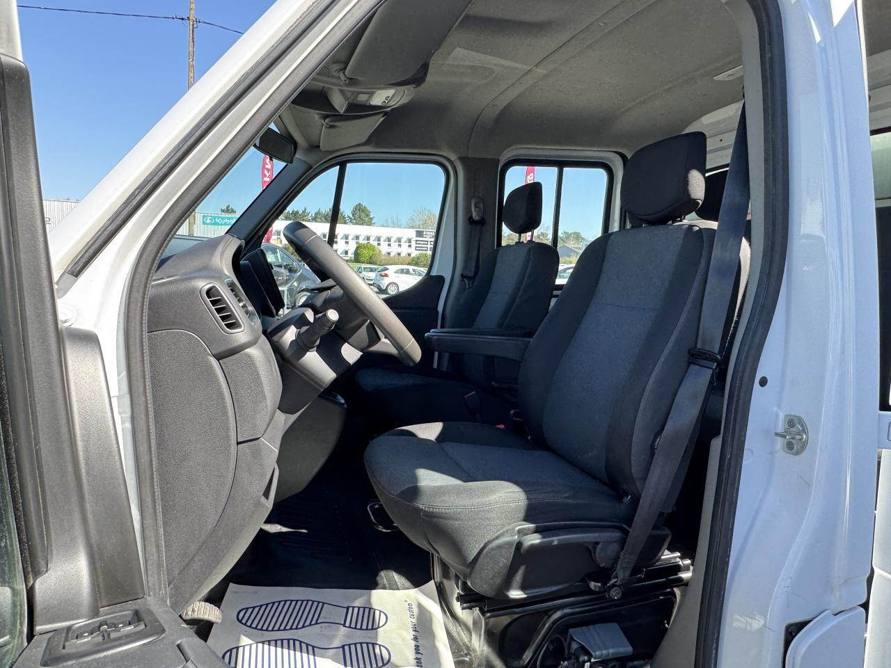 Renault Master RENAULT 3T5 BENNE + COFFRE RJ DOUBLE CABINE 6 PL 2.3 DCI 130 CH CONFORT + GPS + REGUL + CLIM - Kipper bestelwagen: afbeelding 4 Renault Master RENAULT 3T5 BENNE + COFFRE RJ DOUBLE CABINE 6 PL 2.3 DCI 130 CH CONFORT + GPS + REGUL + CLIM - Kipper bestelwagen: afbeelding 4