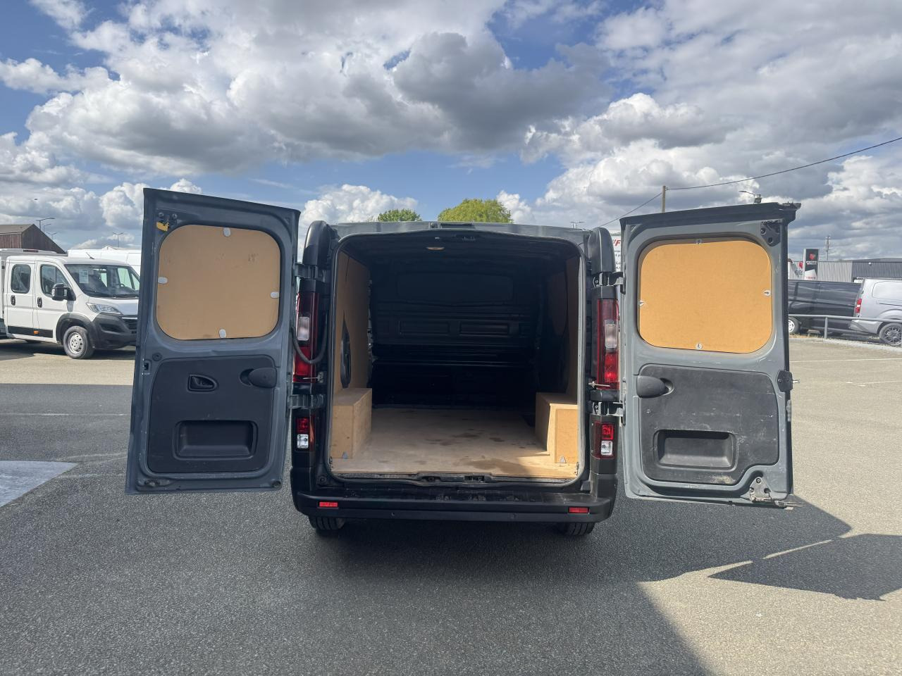 Renault Trafic L1H1 2T8 2.0 BLUE DCI 130CH GRAND CONFORT - Gesloten bestelwagen: afbeelding 3 Renault Trafic L1H1 2T8 2.0 BLUE DCI 130CH GRAND CONFORT - Gesloten bestelwagen: afbeelding 3