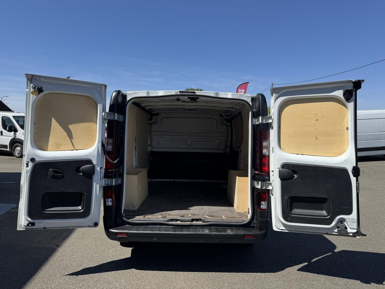 Renault Trafic L1H1 2T8 2.0 BLUE DCI 130CH GRAND CONFORT - Gesloten bestelwagen: afbeelding 2 Renault Trafic L1H1 2T8 2.0 BLUE DCI 130CH GRAND CONFORT - Gesloten bestelwagen: afbeelding 2