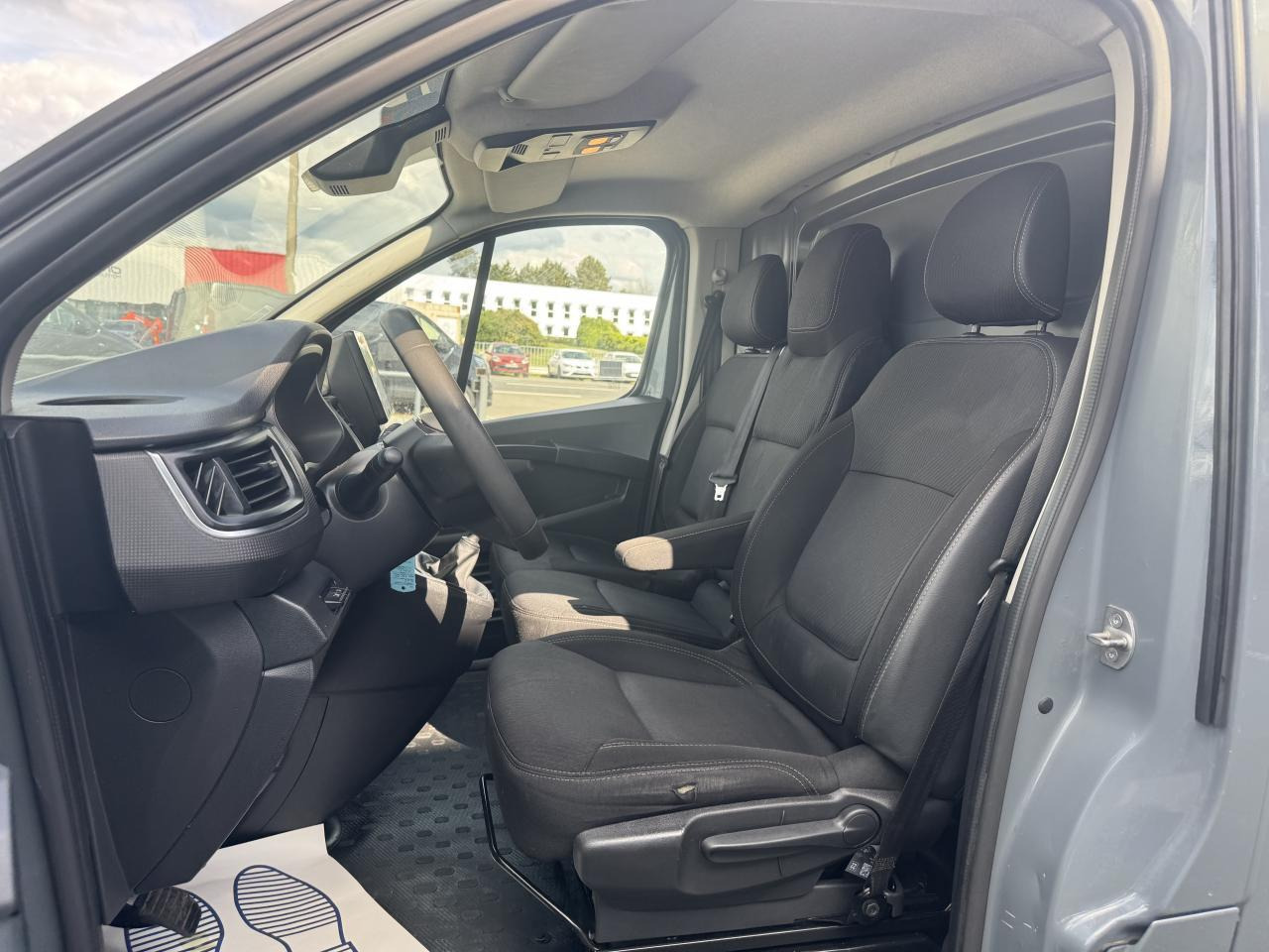 Renault Trafic L1H1 2T8 2.0 BLUE DCI 130CH GRAND CONFORT - Gesloten bestelwagen: afbeelding 5 Renault Trafic L1H1 2T8 2.0 BLUE DCI 130CH GRAND CONFORT - Gesloten bestelwagen: afbeelding 5