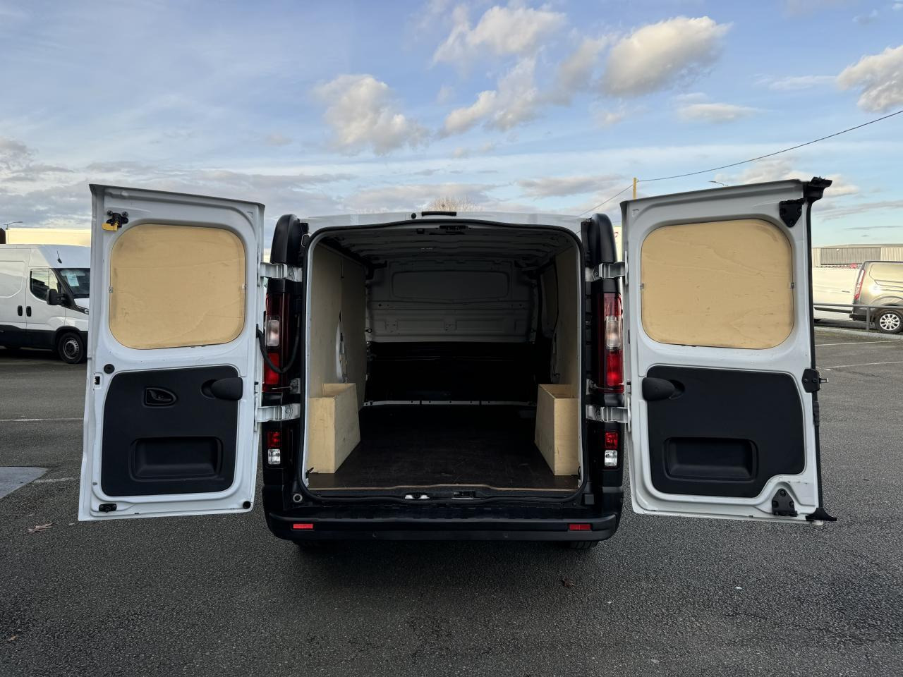 Renault Trafic L2H1 3000 Kg 2.0 Blue dCi - 130 III FOURGON Fourgon Grand Confort L2H1 PHASE 3 - Gesloten bestelwagen: afbeelding 3 Renault Trafic L2H1 3000 Kg 2.0 Blue dCi - 130 III FOURGON Fourgon Grand Confort L2H1 PHASE 3 - Gesloten bestelwagen: afbeelding 3
