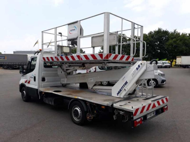 Iveco Daily 35S14 Plateau Nacelle 6m50 Spécial tunnel - Vrachtwagen hoogwerker: afbeelding 3 Iveco Daily 35S14 Plateau Nacelle 6m50 Spécial tunnel - Vrachtwagen hoogwerker: afbeelding 3