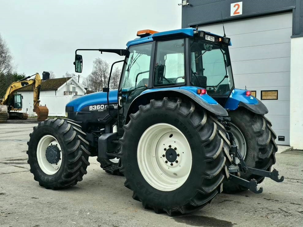 New Holland 8360 DT - Tractor: afbeelding 4 New Holland 8360 DT - Tractor: afbeelding 4
