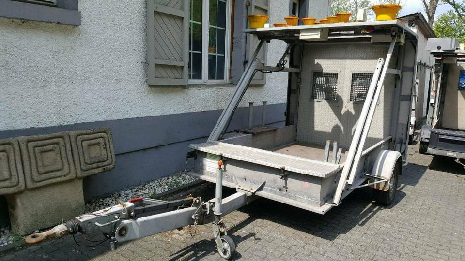 Mersch Absperrtafel mit Funkwarnmeldeanlage vz 616 615 nissen - Aanhangwagen: afbeelding 2 Mersch Absperrtafel mit Funkwarnmeldeanlage vz 616 615 nissen - Aanhangwagen: afbeelding 2