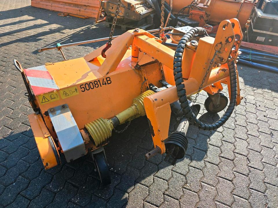 Dücker HDK 160 Kehrmaschine Straßenkehrmaschine Kehrbesen für Multicar Tremo Iseki Kubota - Veeg: afbeelding 3 Dücker HDK 160 Kehrmaschine Straßenkehrmaschine Kehrbesen für Multicar Tremo Iseki Kubota - Veeg: afbeelding 3