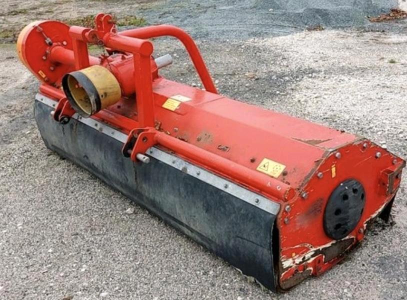 Dücker PMK21 2017 Frontmulchgerät Mulcher Mulchgerät Traktor - Klepelmaaier: afbeelding 5 Dücker PMK21 2017 Frontmulchgerät Mulcher Mulchgerät Traktor - Klepelmaaier: afbeelding 5