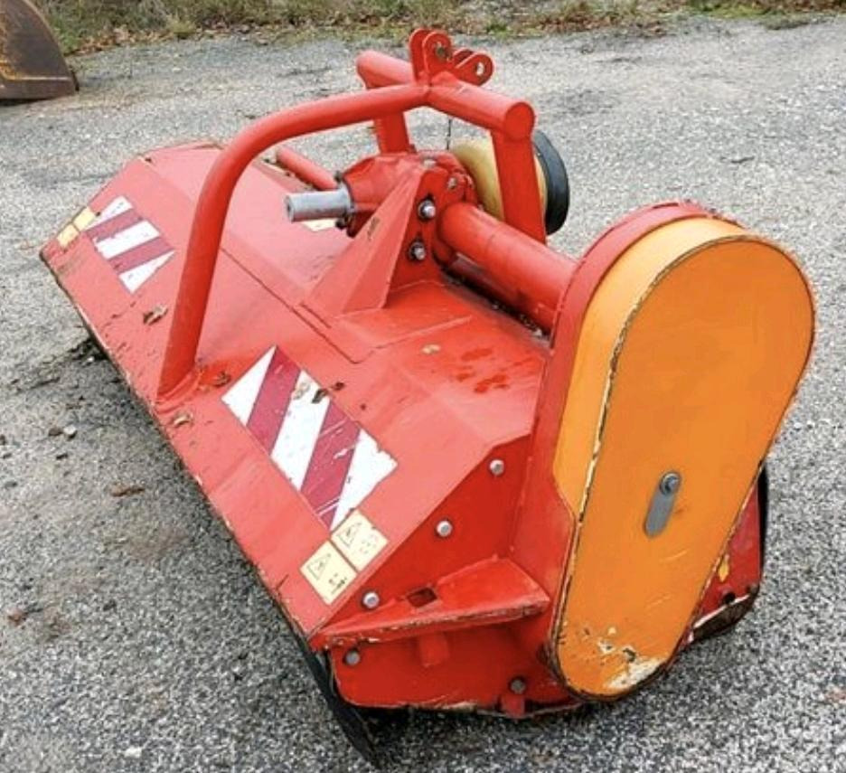 Dücker PMK21 2017 Frontmulchgerät Mulcher Mulchgerät Traktor - Klepelmaaier: afbeelding 4 Dücker PMK21 2017 Frontmulchgerät Mulcher Mulchgerät Traktor - Klepelmaaier: afbeelding 4