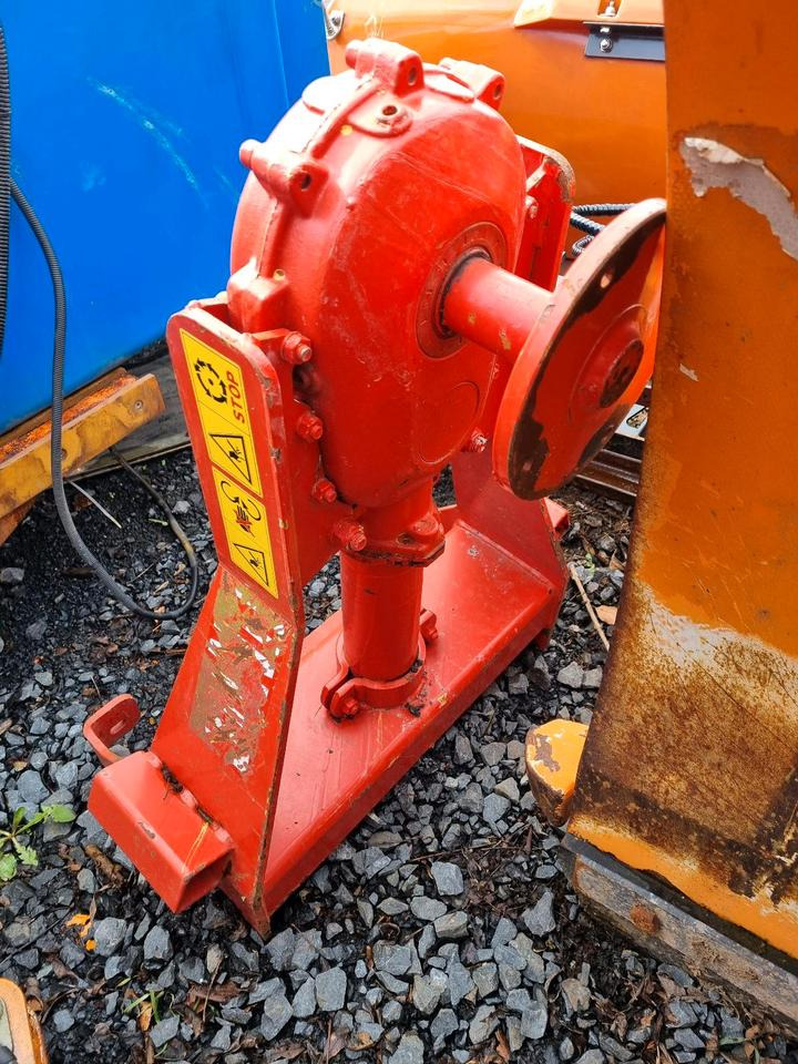 Dücker SMT PFP Wildkrautbürste Randstreifenmäher Randstreifenmähgerät Böschungsmulcher Mähausleger Wildkrautbesen - Klepelmaaier/ Mulcher: afbeelding 1 Dücker SMT PFP Wildkrautbürste Randstreifenmäher Randstreifenmähgerät Böschungsmulcher Mähausleger Wildkrautbesen - Klepelmaaier/ Mulcher: afbeelding 1