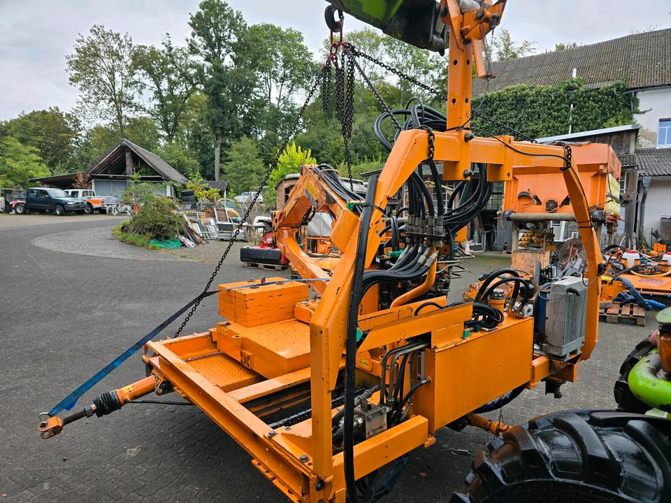 Mulag MHU 800 Mähausleger Böschungsmäher Böschungsmulcher für Unimog 405 U 300 400 500 318 423 427 430 527 535 530 Mercedes-Benz - Armmaaier: afbeelding 1 Mulag MHU 800 Mähausleger Böschungsmäher Böschungsmulcher für Unimog 405 U 300 400 500 318 423 427 430 527 535 530 Mercedes-Benz - Armmaaier: afbeelding 1