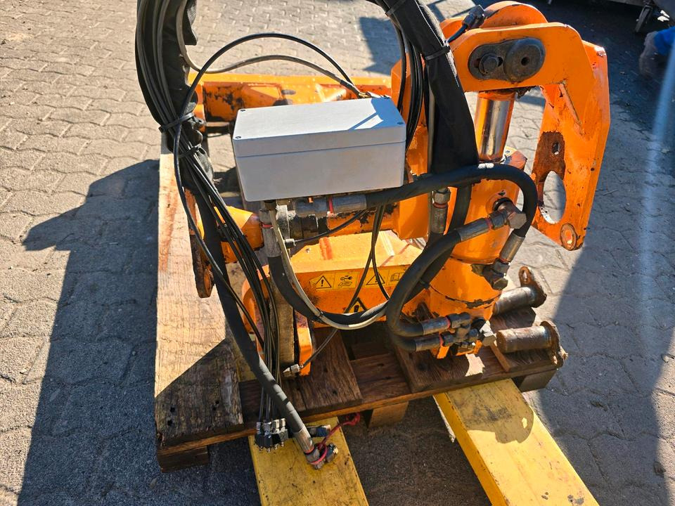 Mulag TR Torsionsrahmen Unimog 405 U300 300 U 400 500 Mercedes-Benz Böschungsmäher Böschungsmulcher Mähausleger FME 600 700 MKM FMK - Armmaaier: afbeelding 5 Mulag TR Torsionsrahmen Unimog 405 U300 300 U 400 500 Mercedes-Benz Böschungsmäher Böschungsmulcher Mähausleger FME 600 700 MKM FMK - Armmaaier: afbeelding 5