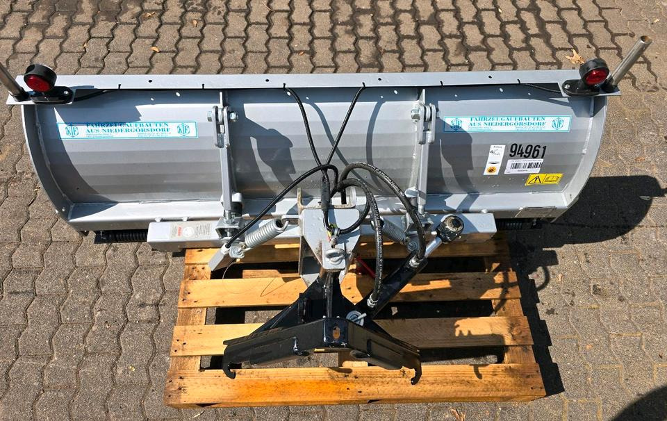 NEUWARE KIF Schneepflug CM 1600 Schneeschieber Schneeschild Winterdienst Räumschild passend für Multicar Kramer Iseki Kubota Kleintraktor - Sneeuwschuif: afbeelding 2 NEUWARE KIF Schneepflug CM 1600 Schneeschieber Schneeschild Winterdienst Räumschild passend für Multicar Kramer Iseki Kubota Kleintraktor - Sneeuwschuif: afbeelding 2