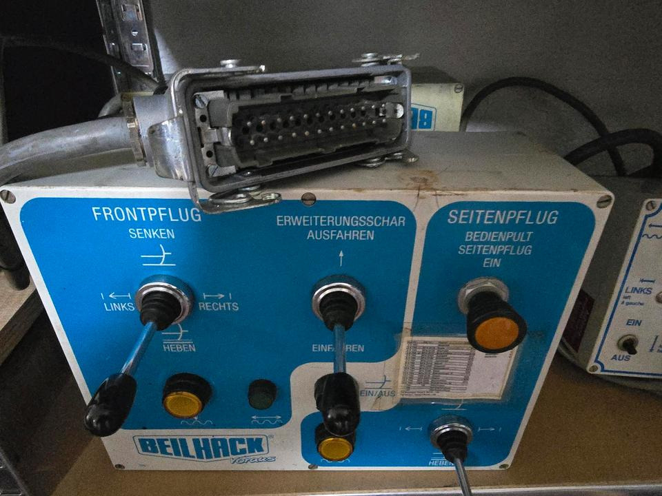Beilhack Schneepflug Steuerung Bedienung Bedienteil Controller Fernbedienung Steuereinheit Bordcomputer - Onderdelen voor Sneeuwruimer: afbeelding 2 Beilhack Schneepflug Steuerung Bedienung Bedienteil Controller Fernbedienung Steuereinheit Bordcomputer - Onderdelen voor Sneeuwruimer: afbeelding 2
