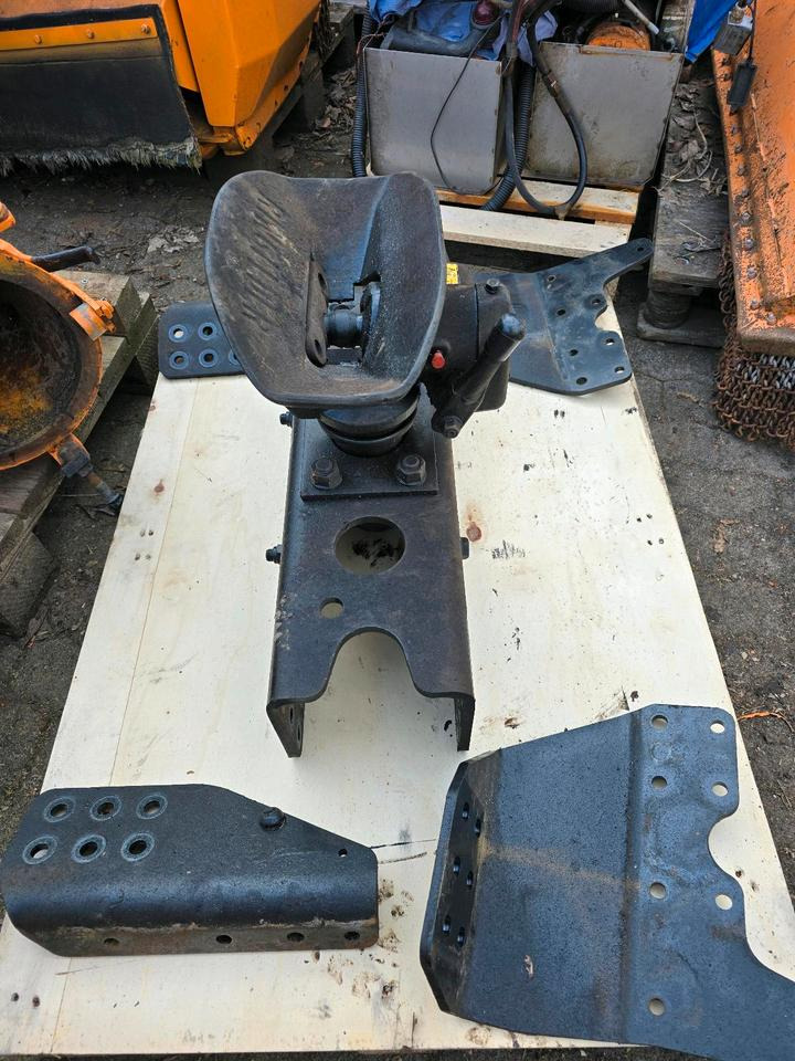 Unimog Anhängerkupplung mit Q36 Querträger für U 430 427 423 530 527 318 400 500 Mercedes-Benz Kupplung - Onderdelen voor Aanhangwagen: afbeelding 5 Unimog Anhängerkupplung mit Q36 Querträger für U 430 427 423 530 527 318 400 500 Mercedes-Benz Kupplung - Onderdelen voor Aanhangwagen: afbeelding 5